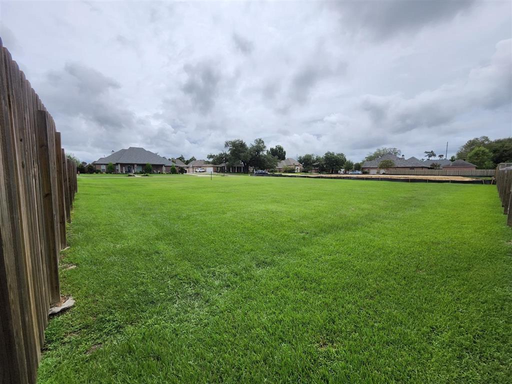 5631 Chene Blanc Dr Drive — photo 3