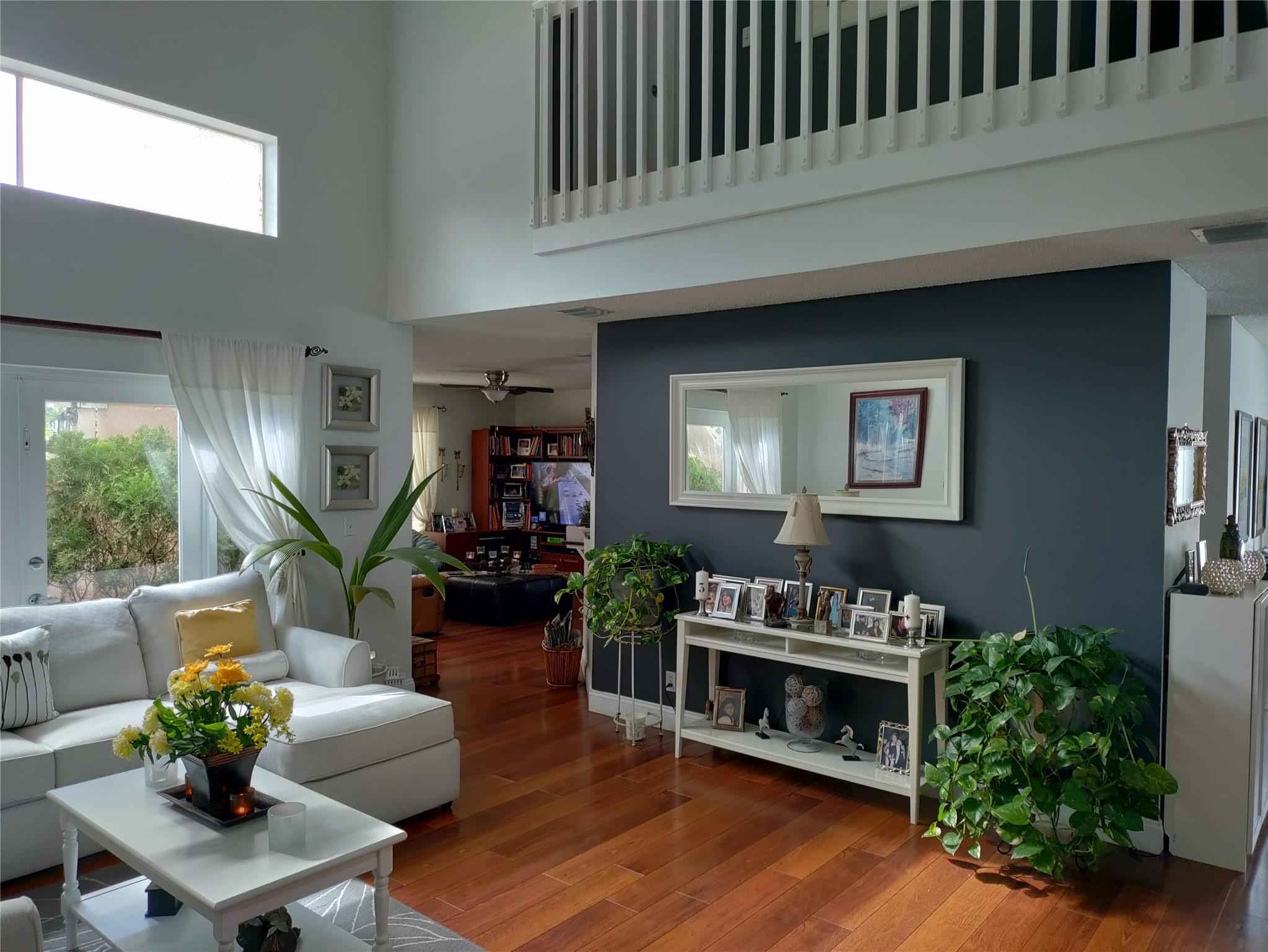 living room previously furnished (now unfurnished)