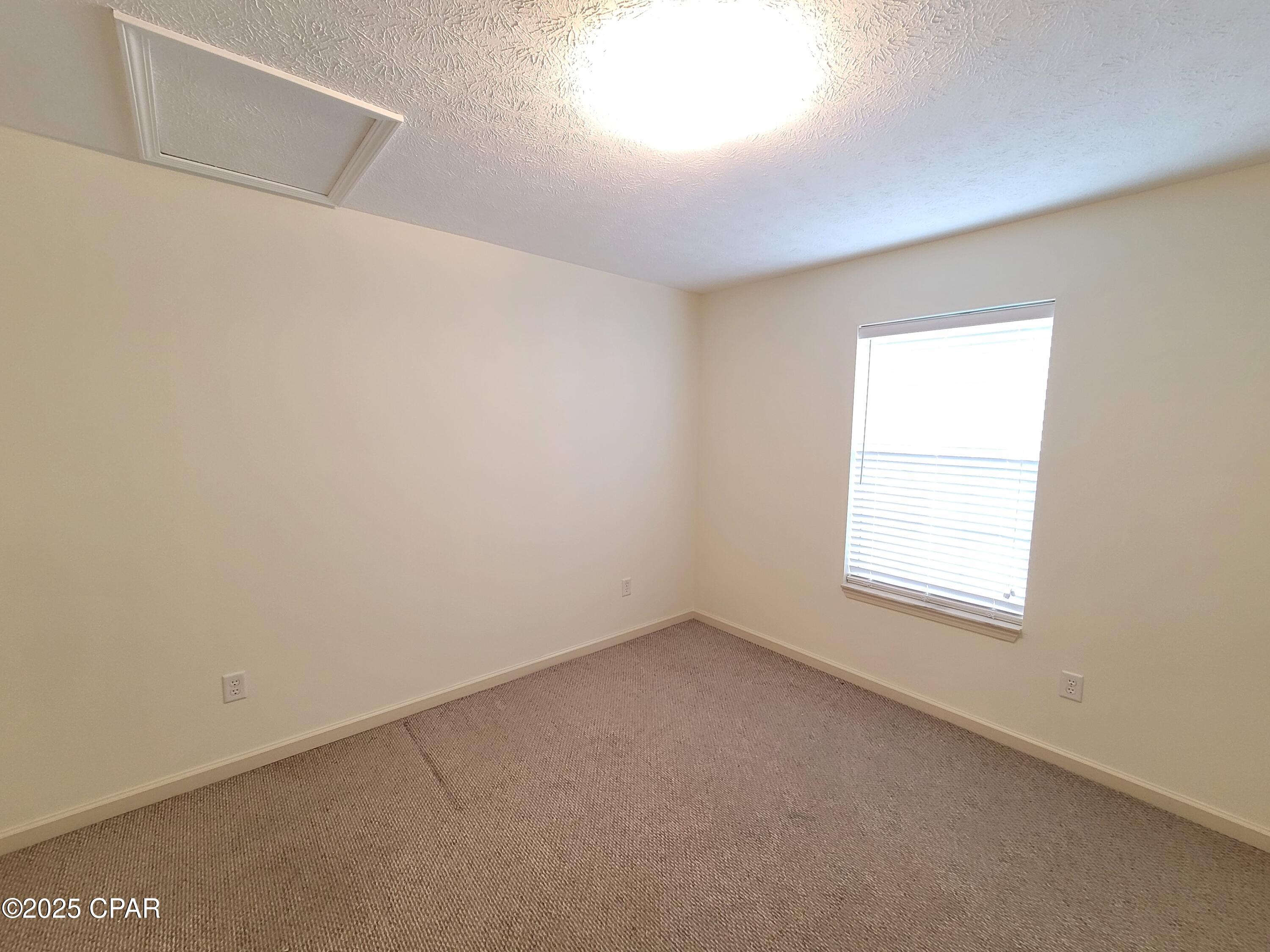 Image 12 For 5522 Pinetree Avenue