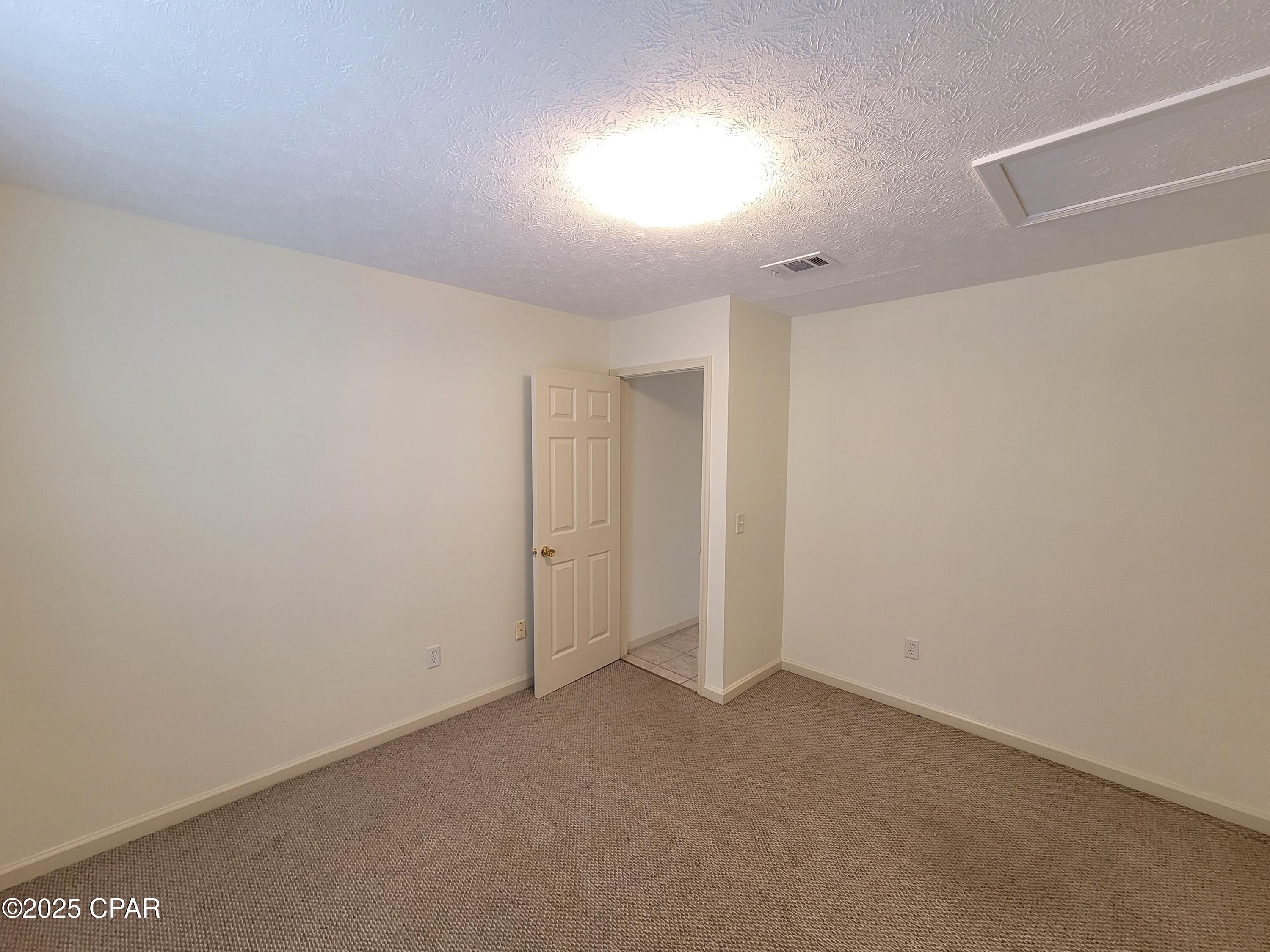 Image 13 For 5522 Pinetree Avenue