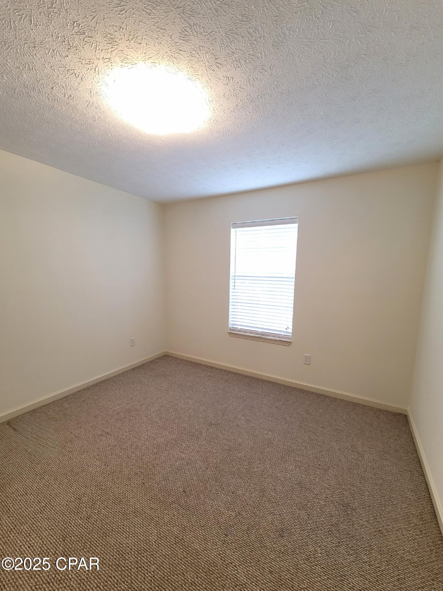 Image 14 For 5522 Pinetree Avenue