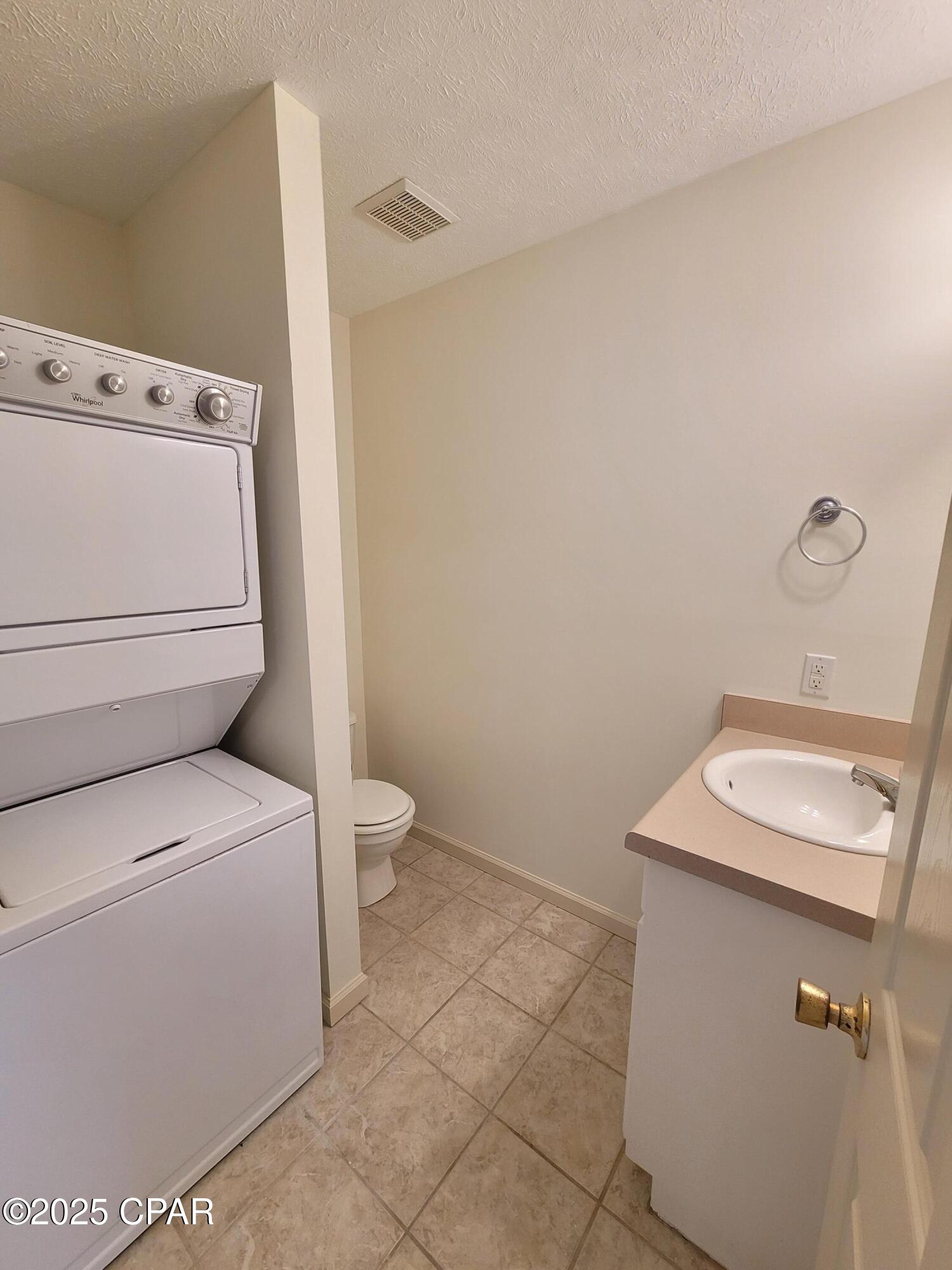 Image 15 For 5522 Pinetree Avenue