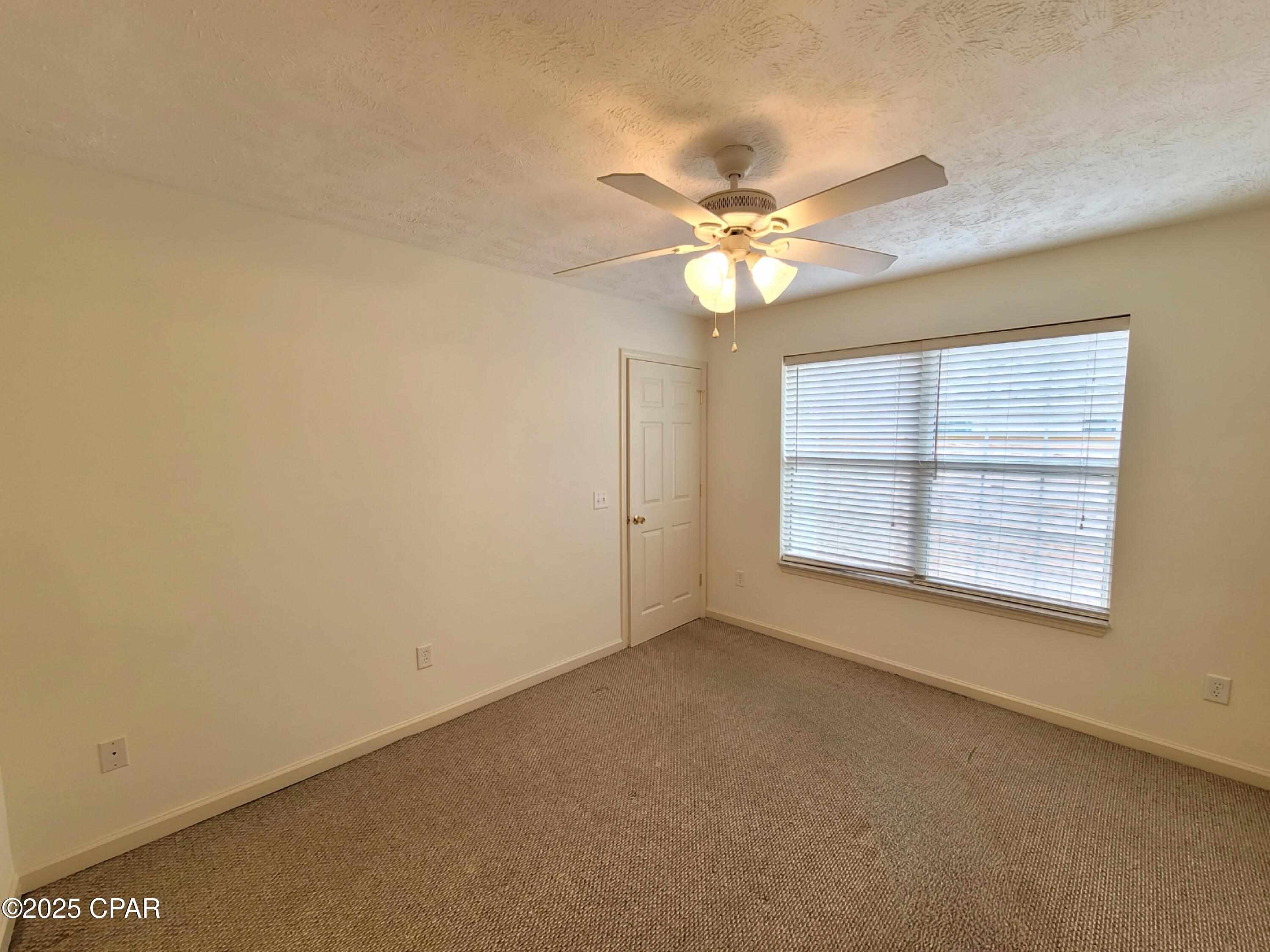 Image 18 For 5522 Pinetree Avenue