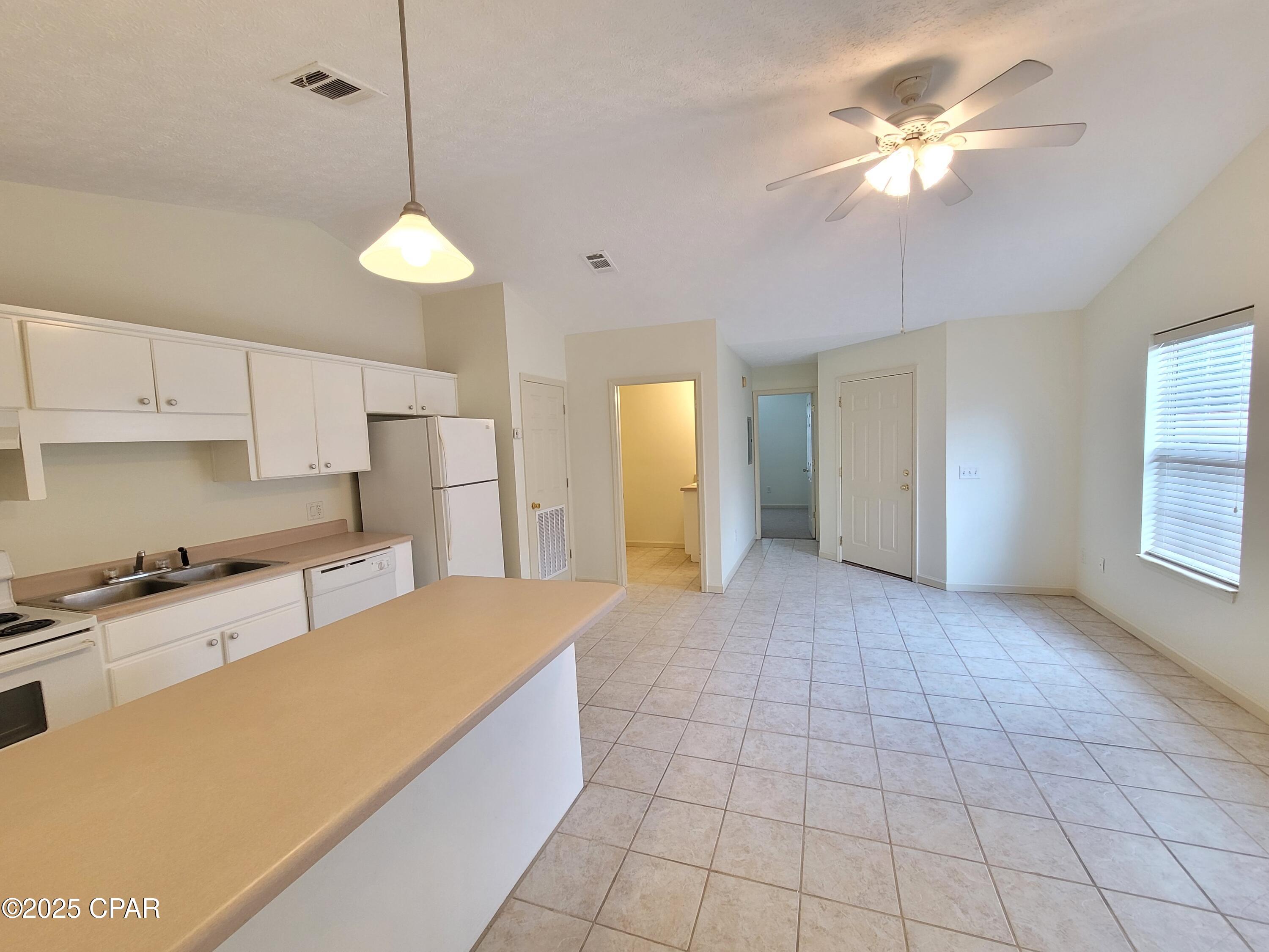 Image 8 For 5522 Pinetree Avenue