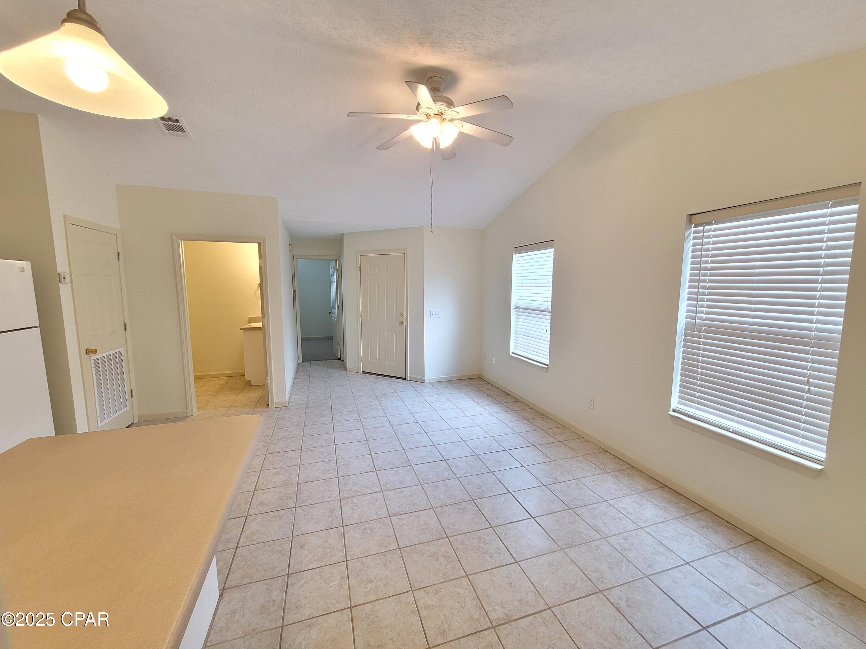 Image 9 For 5522 Pinetree Avenue