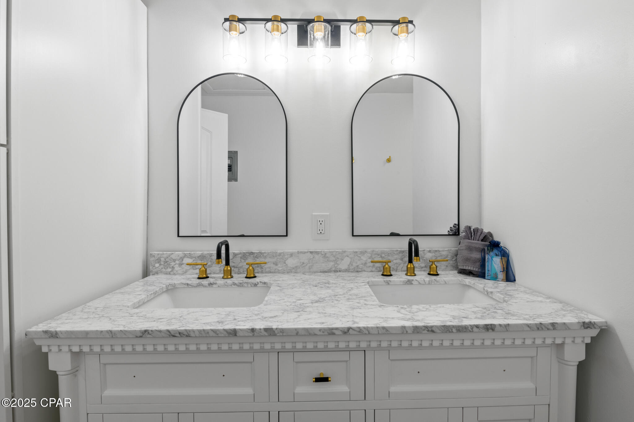 Image 26 For 520 Sandy Lane