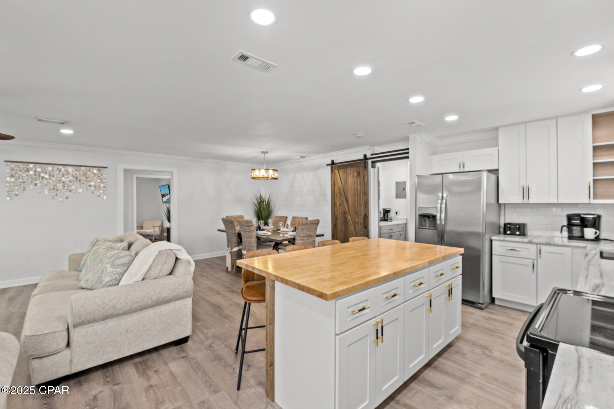 Image 5 For 520 Sandy Lane