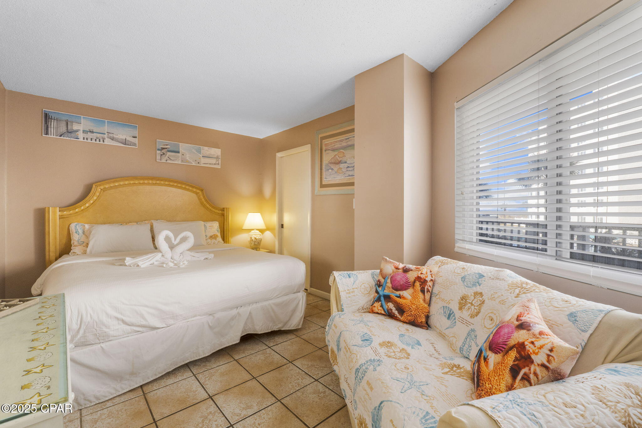 Image 15 For 8815 Thomas Drive 207