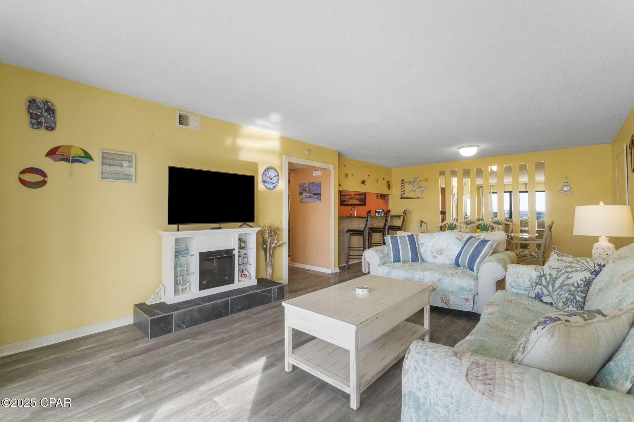 Image 6 For 8815 Thomas Drive 207