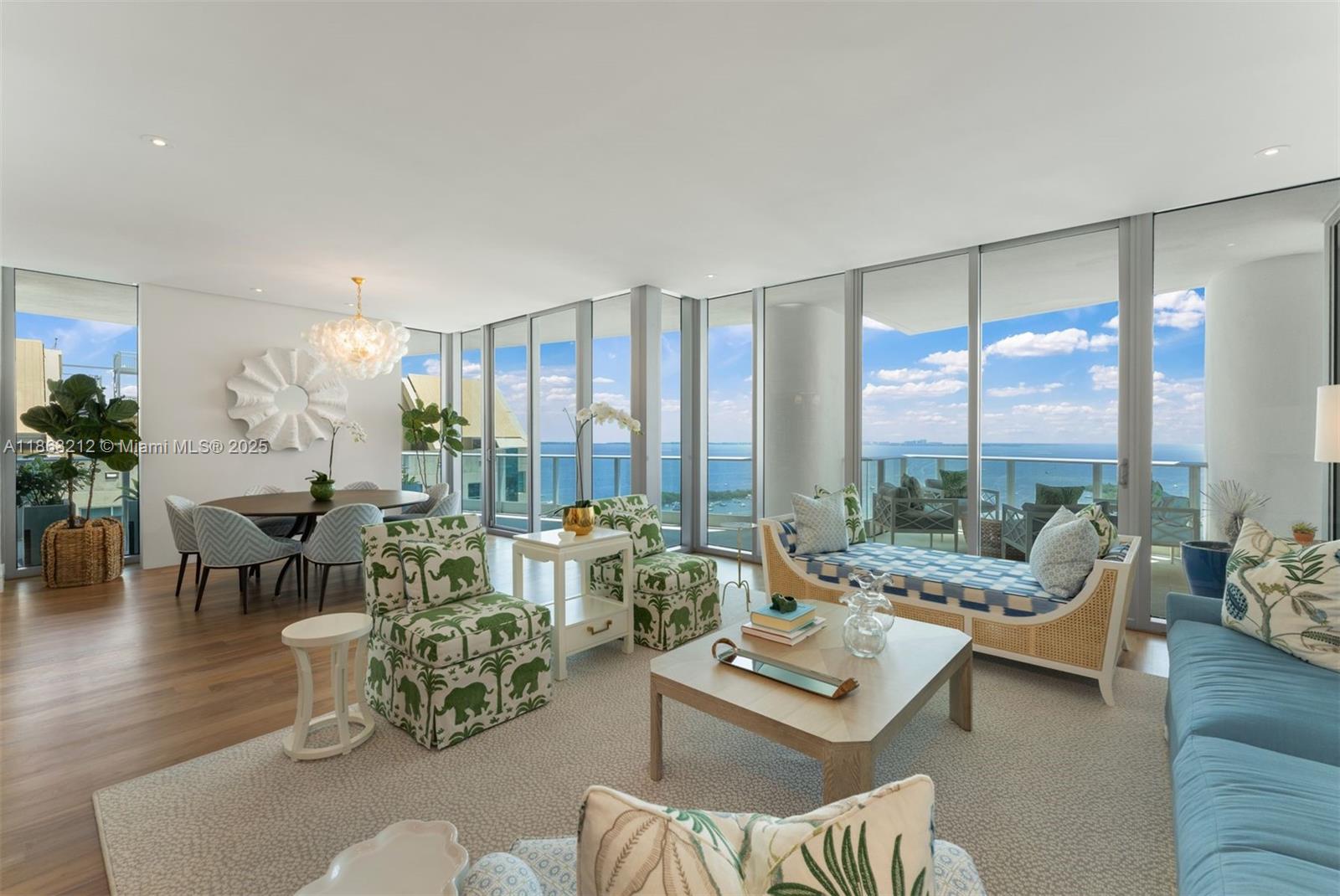 Grovenor House Condo