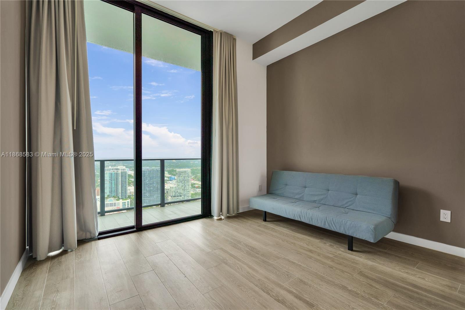3131 NE 7 AVENUE #PH4902, Miami FL 33137