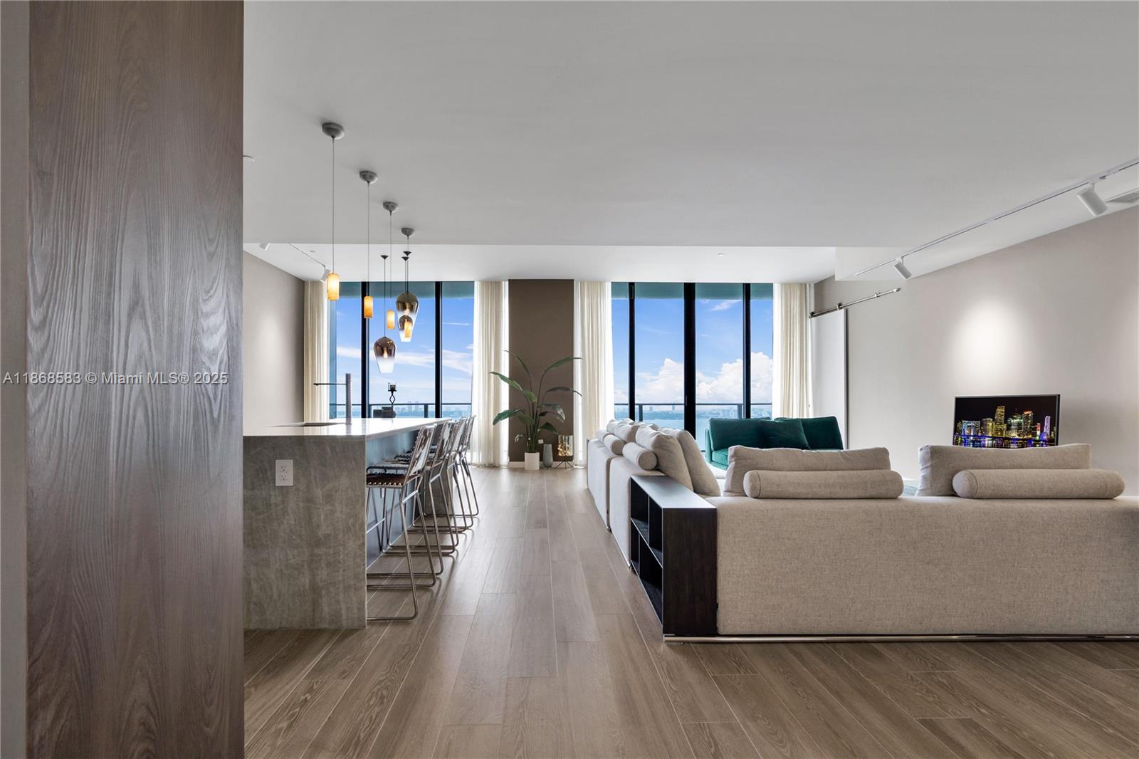 3131 NE 7 AVENUE #PH4902, Miami FL 33137
