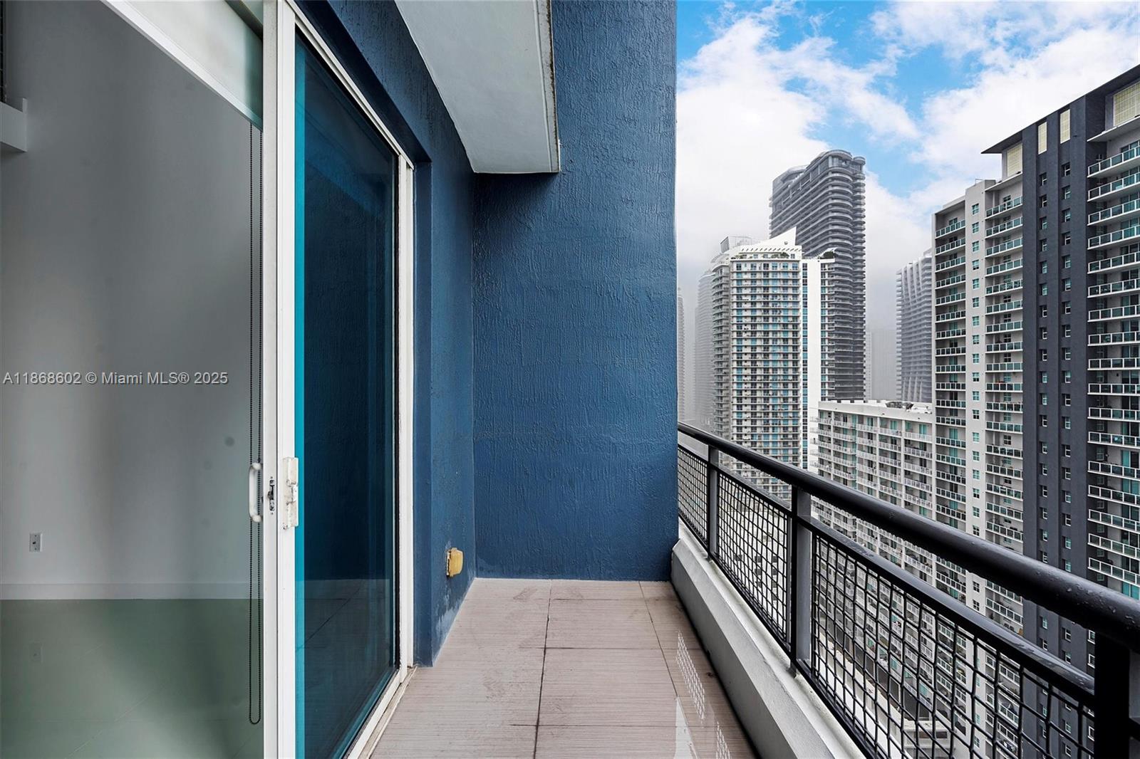 60 SW 13th St #2420, Miami FL 33130