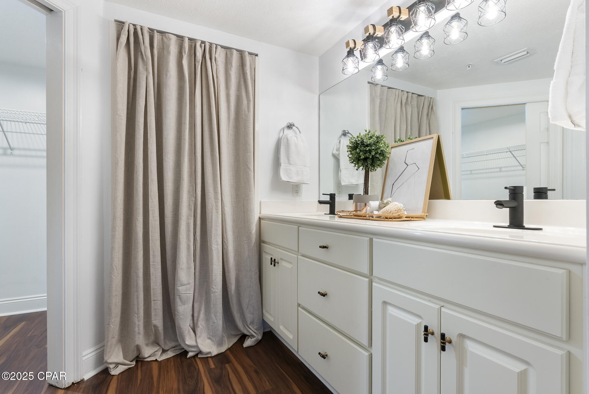 Image 56 For 5004 Thomas Drive 209