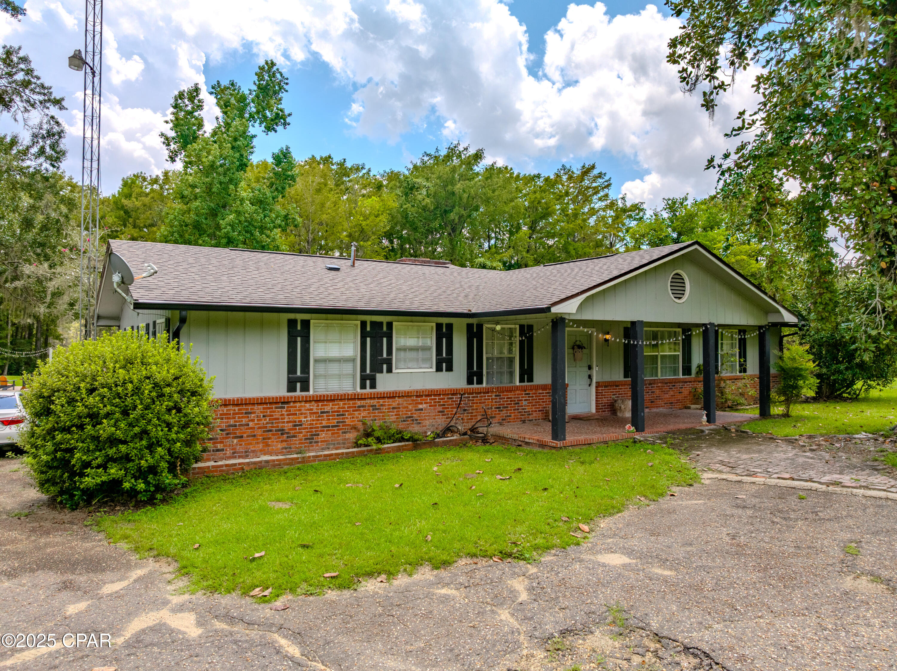 Homes for sale in Marianna, FL | 2960 Hunter Fish Camp Rd, Marianna, FL 32446 | MLS# 778300