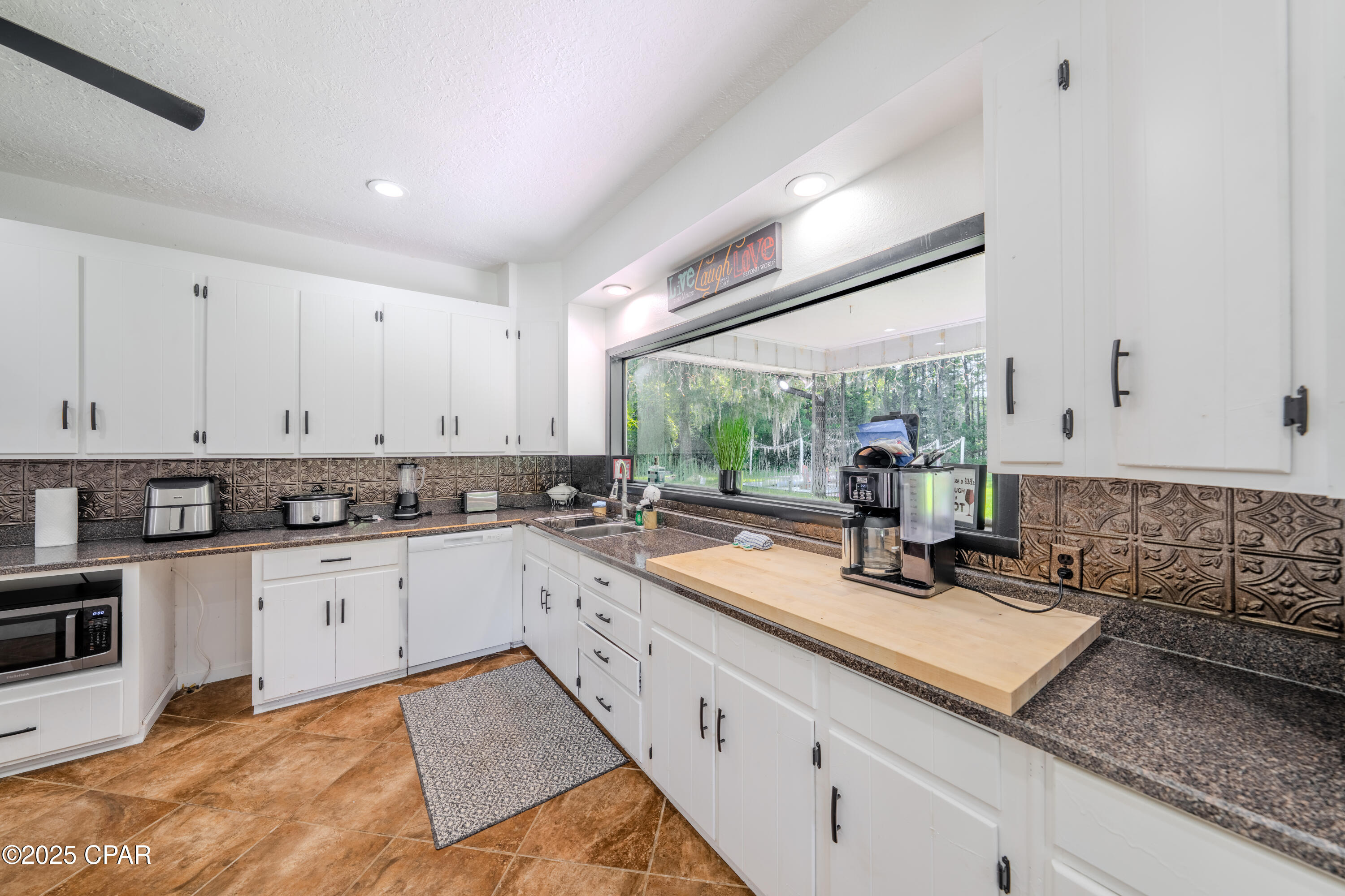 Image 21 For 2960 Hunter Fish Camp Road