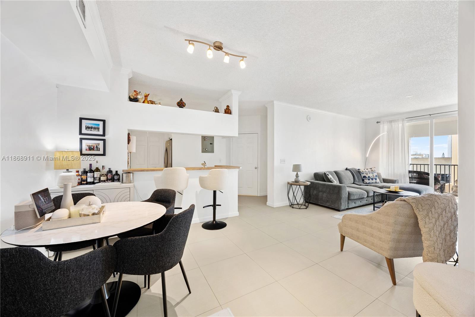 Porto Bellagio Condo