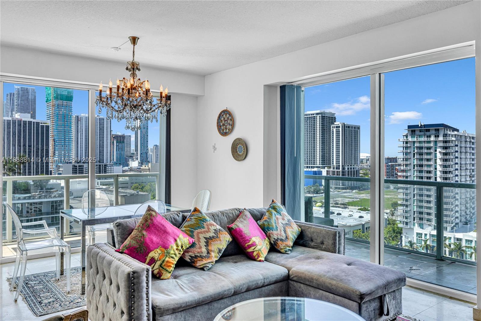 Apartamento à Venda em Miami, FL