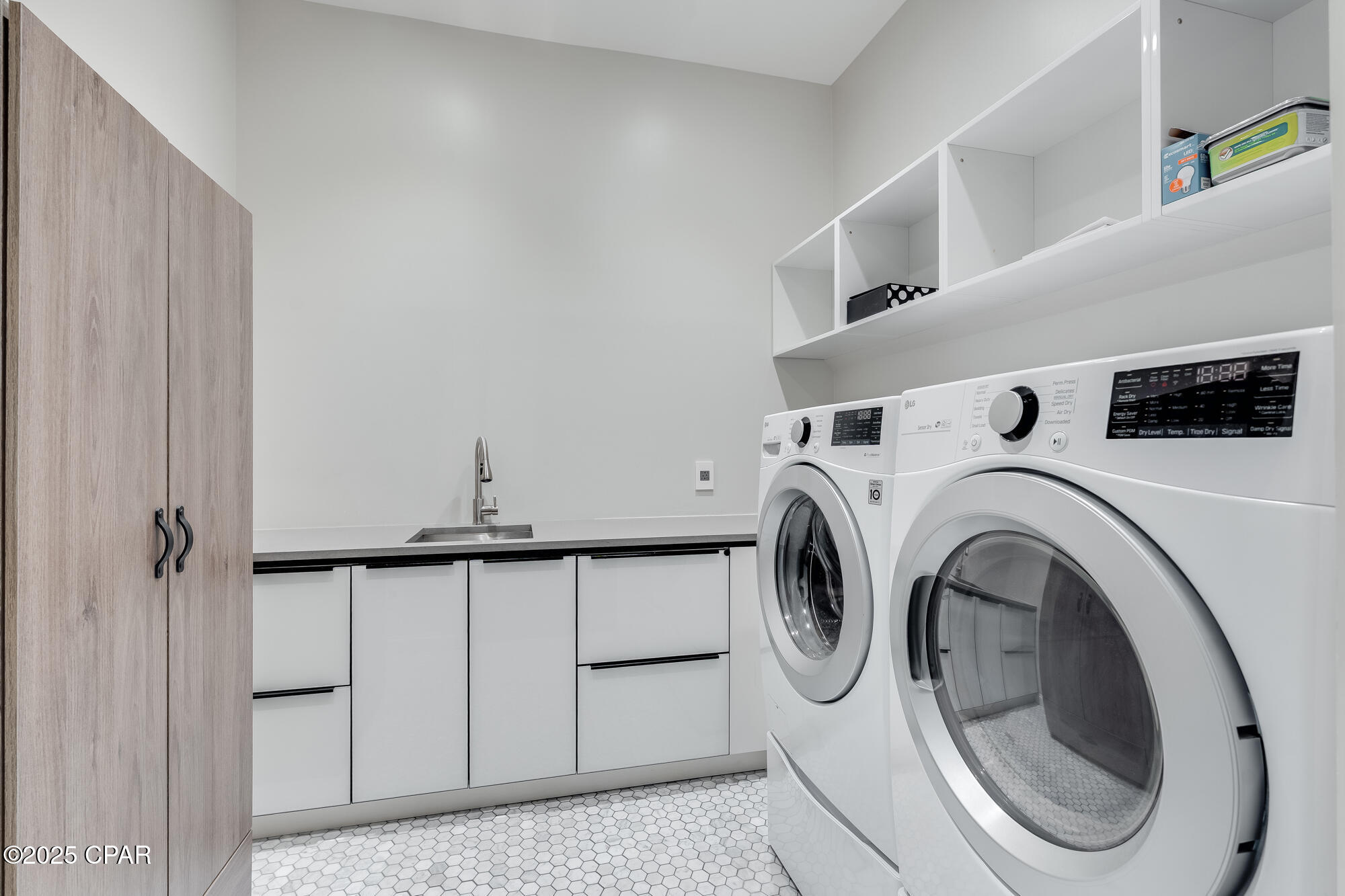 Image 37 For 158 Lake Merial Boulevard