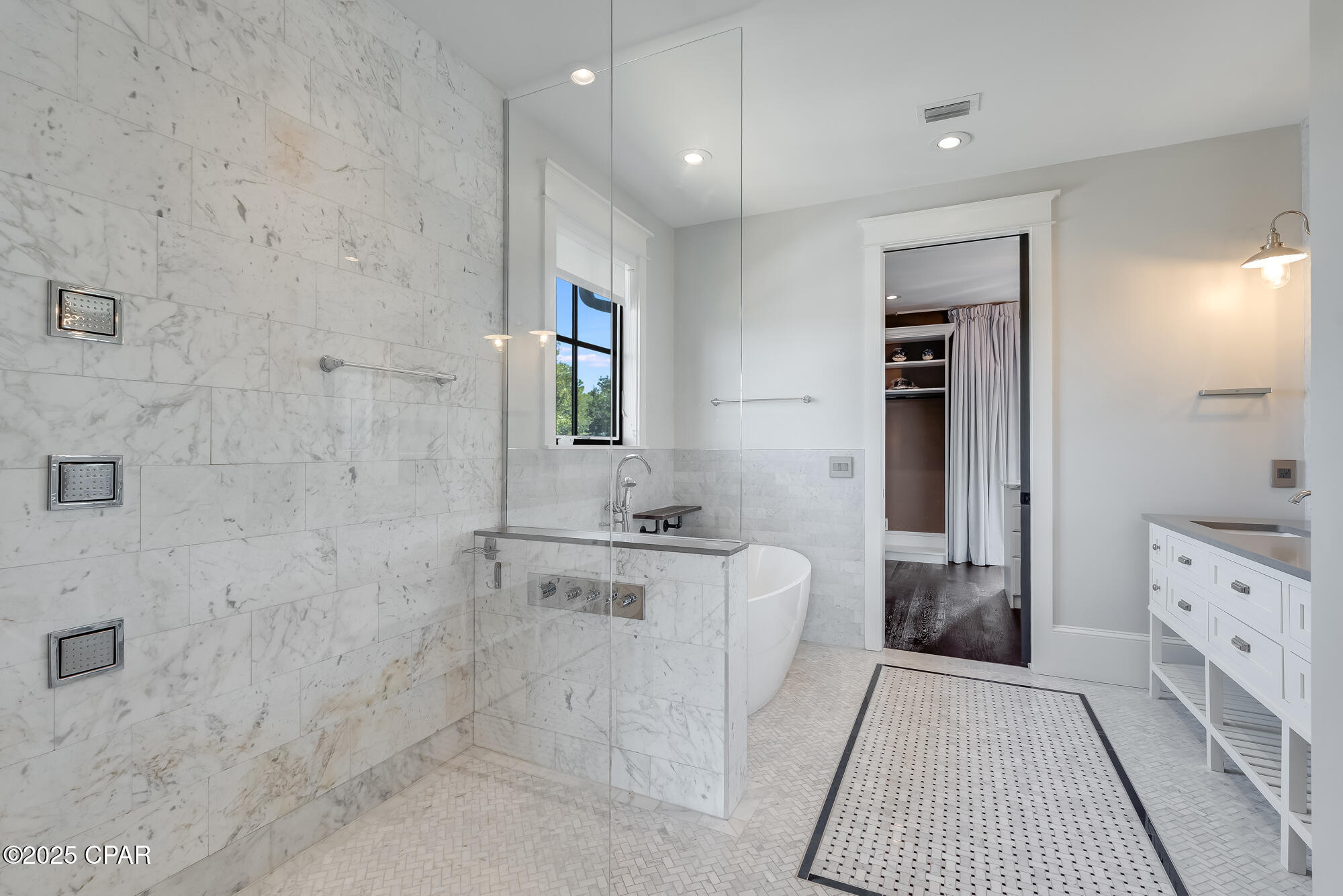 Image 53 For 158 Lake Merial Boulevard