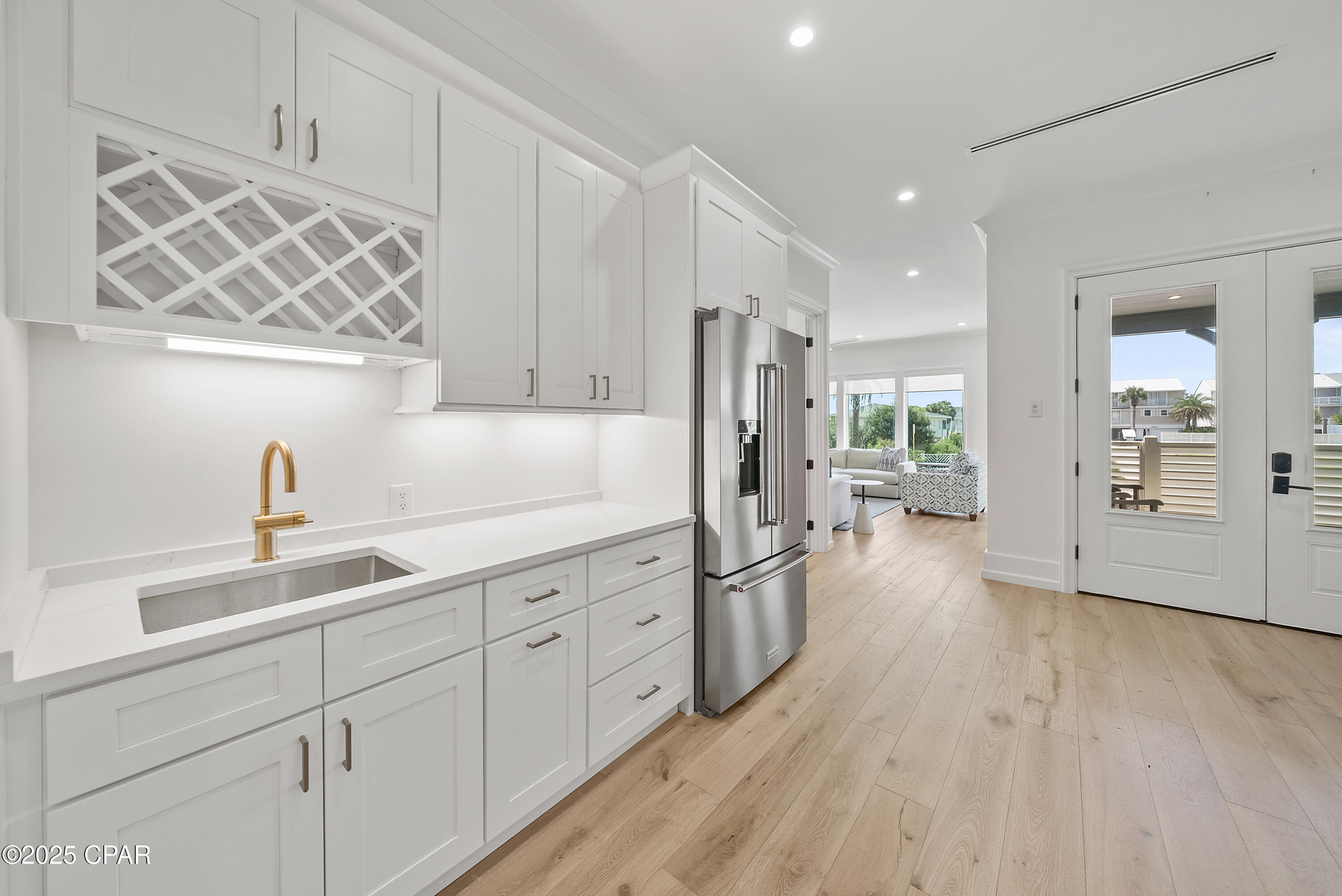 Listing photo id 6 for 4 Jan Court 