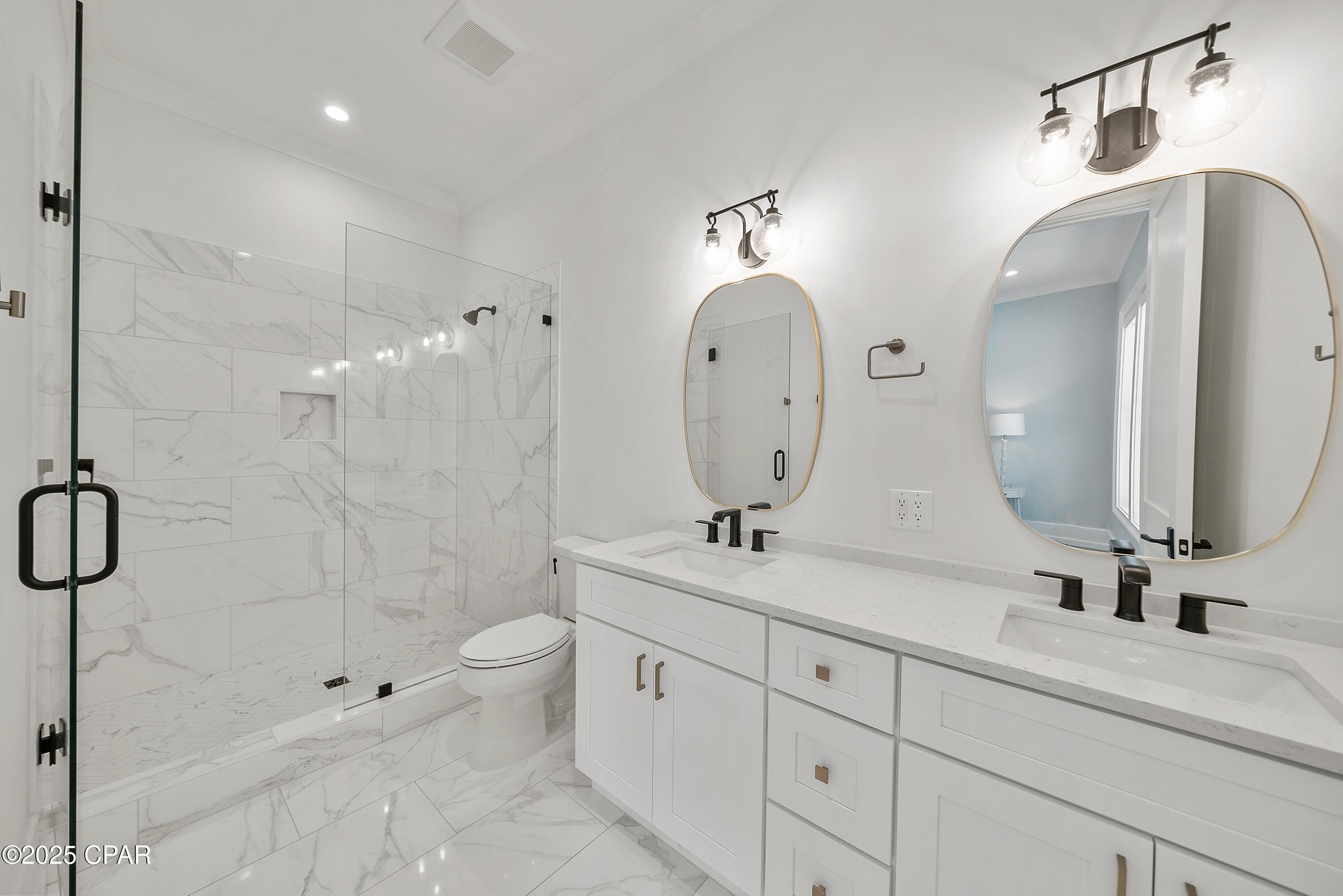 Listing photo id 60 for 4 Jan Court 