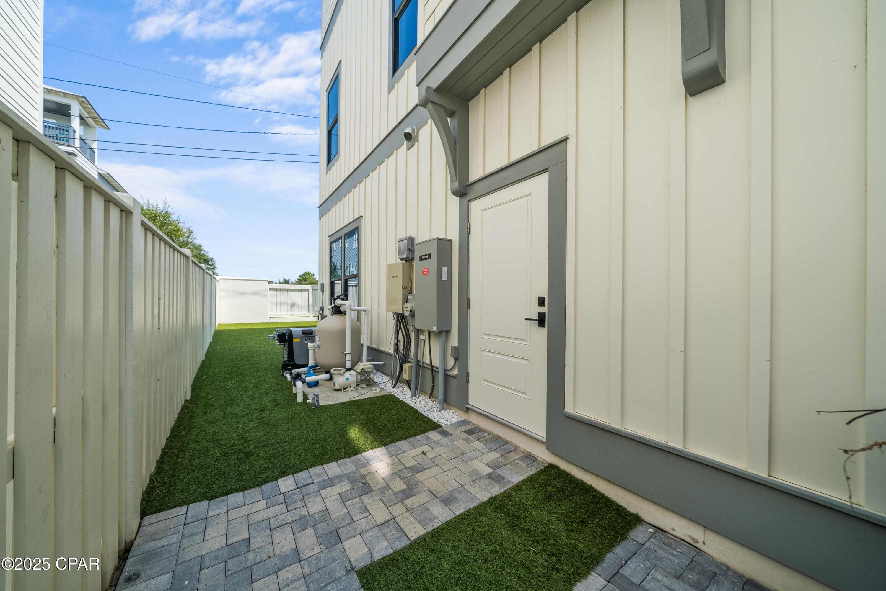 Listing photo id 72 for 4 Jan Court 