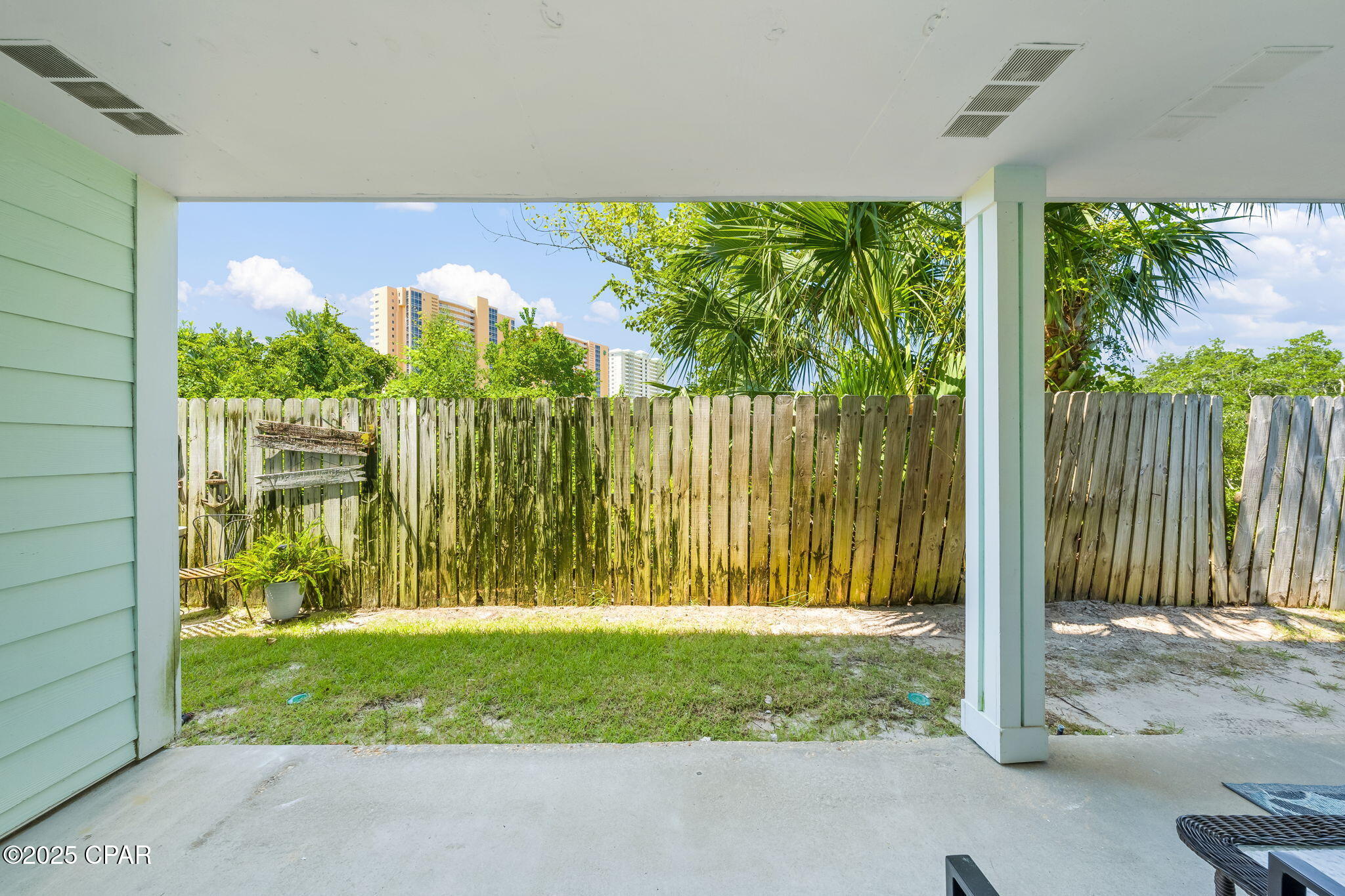 Image 24 For 17670 Front Beach Road H5