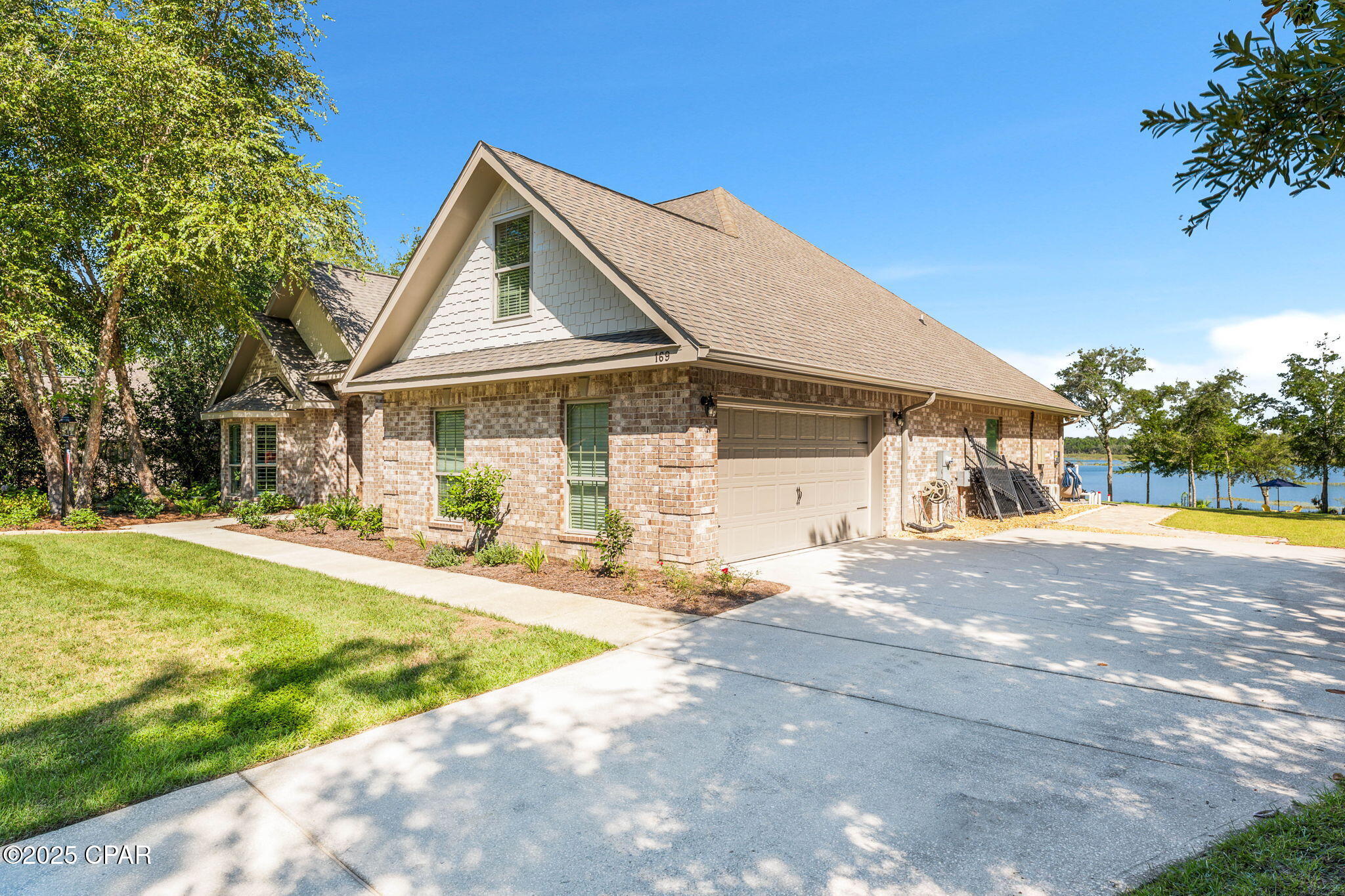 Image 25 For 169 Lake Merial Boulevard