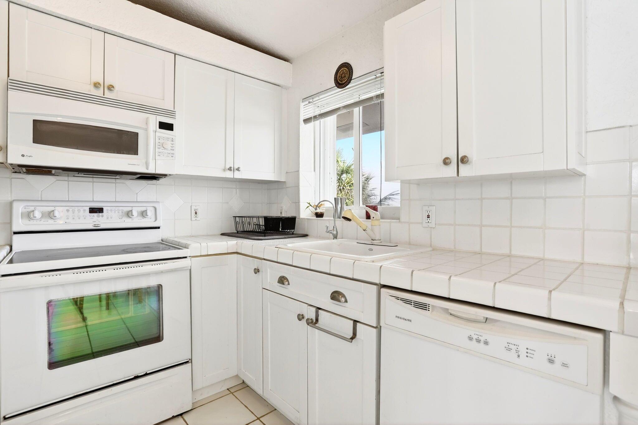 Homes for sale in Hillsboro Beach, FL | 1043 Hillsboro Mile #22c, Hillsboro Beach, FL 33062 | MLS# R11119574