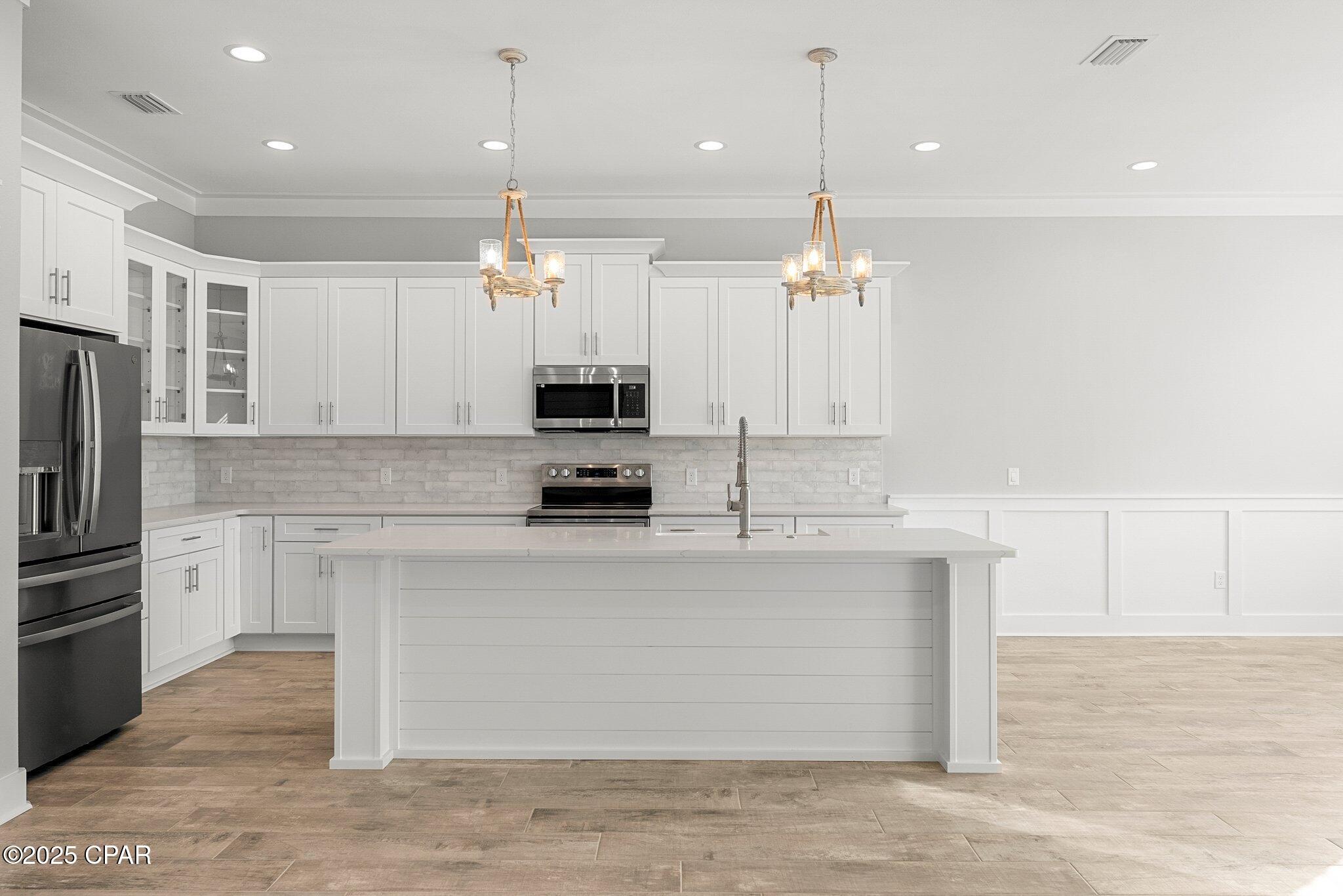 Image 11 For 201 San Souci Street