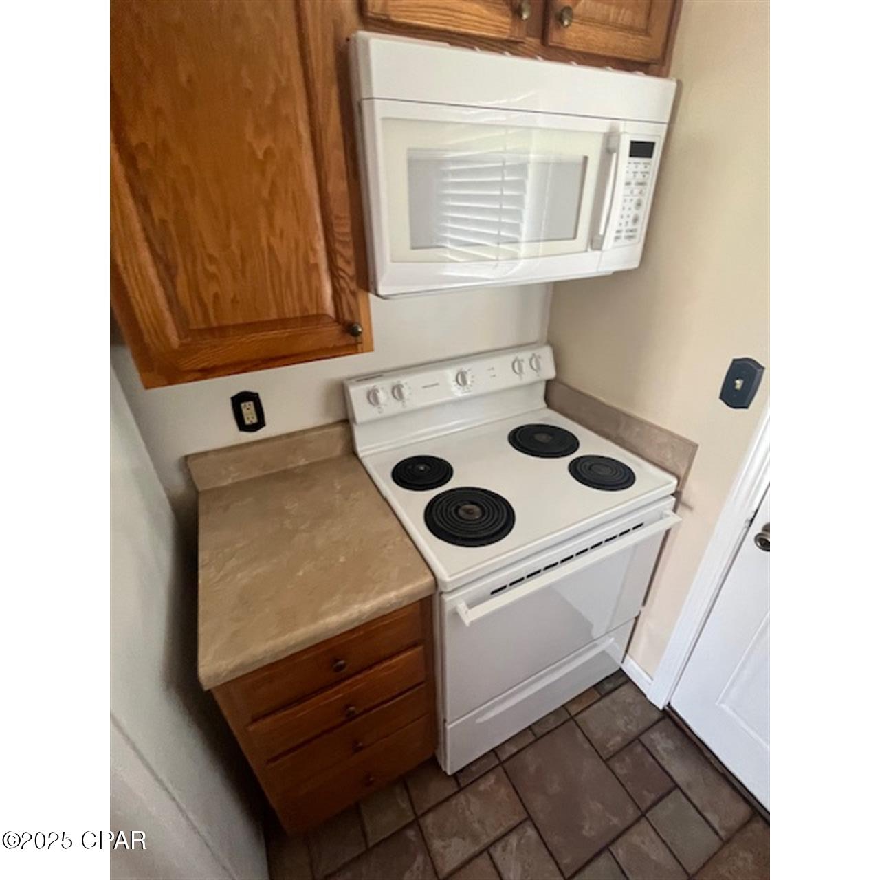 Image 8 For 3039 Headland Avenue