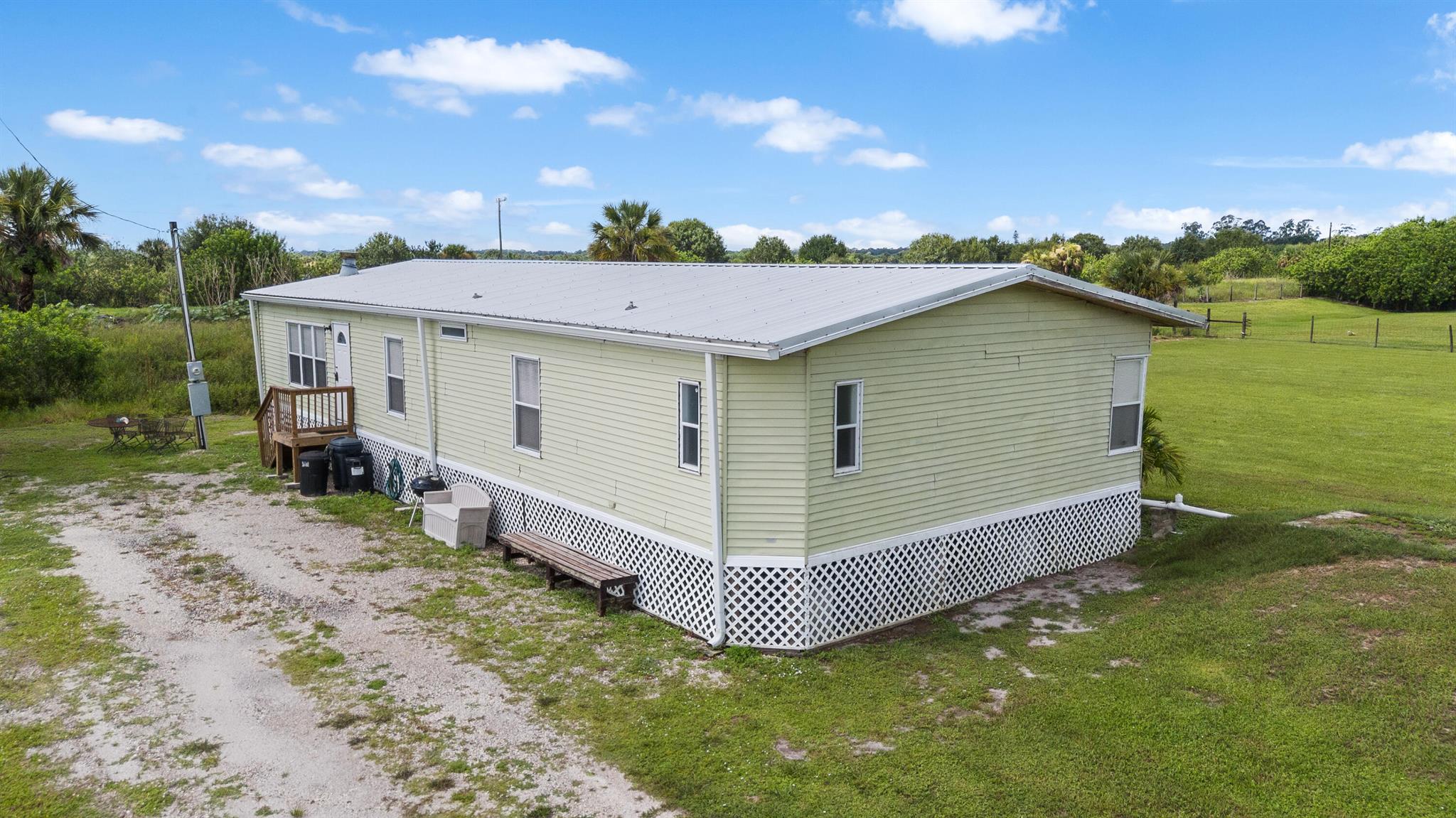 Homes for sale in Clewiston, FL | 344 Pine Lane, Clewiston, FL 33440 | MLS# R11119681