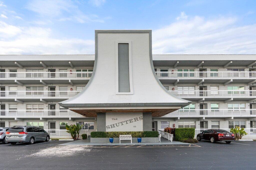 Photo 23 of home located at 155 Yacht Club Drive 308, North Palm Beach FL