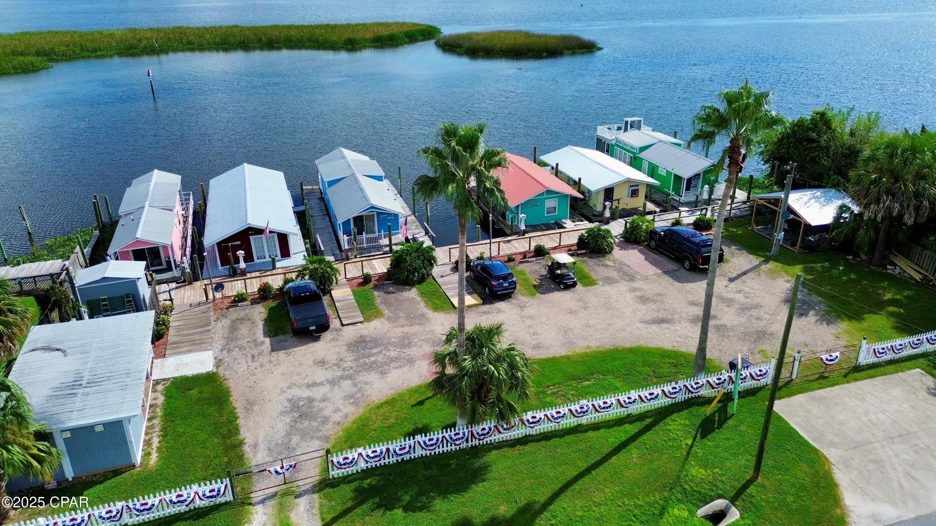 Listing photo id 2 for 309 Water Street