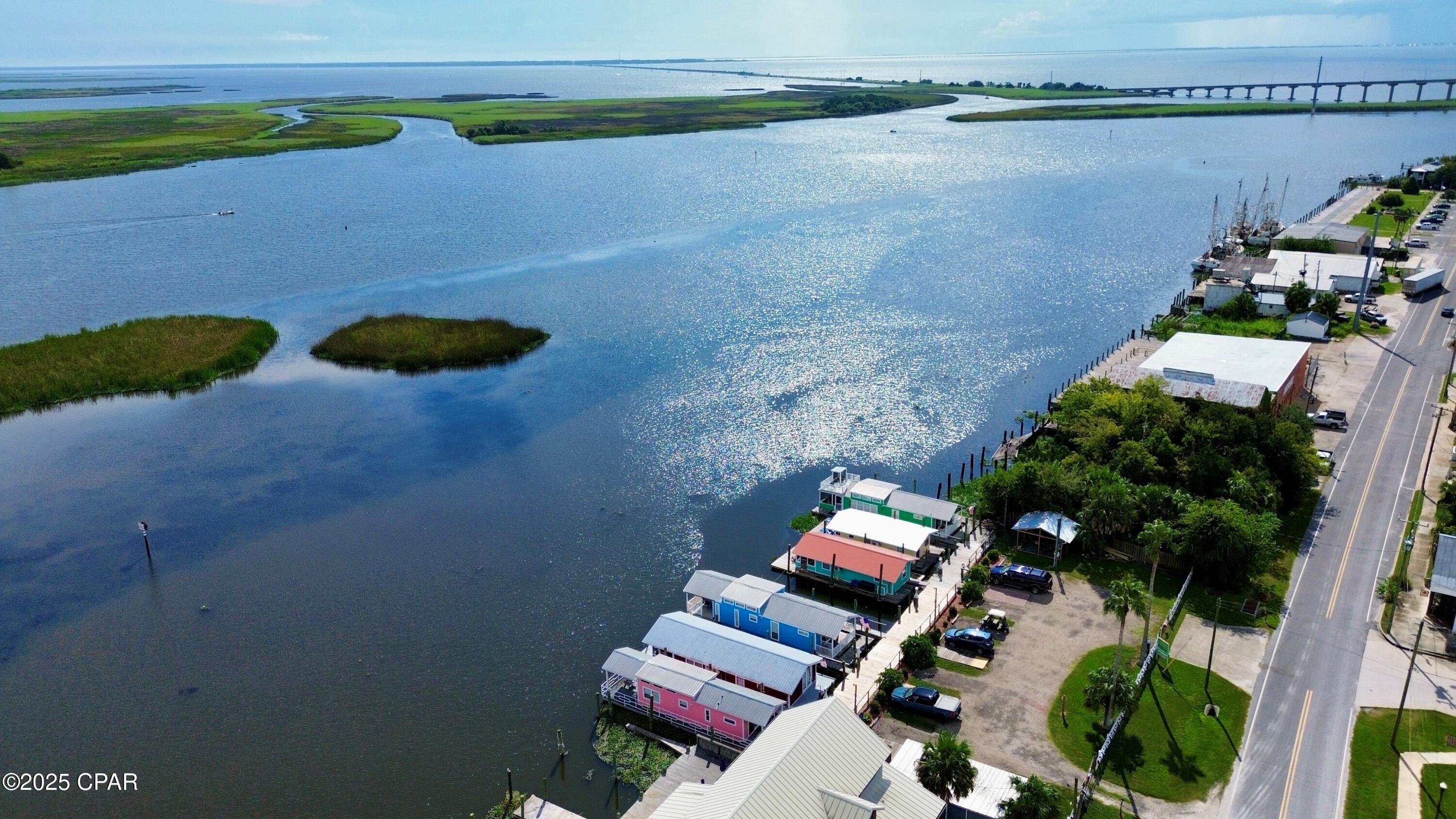 Listing photo id 4 for 309 Water Street