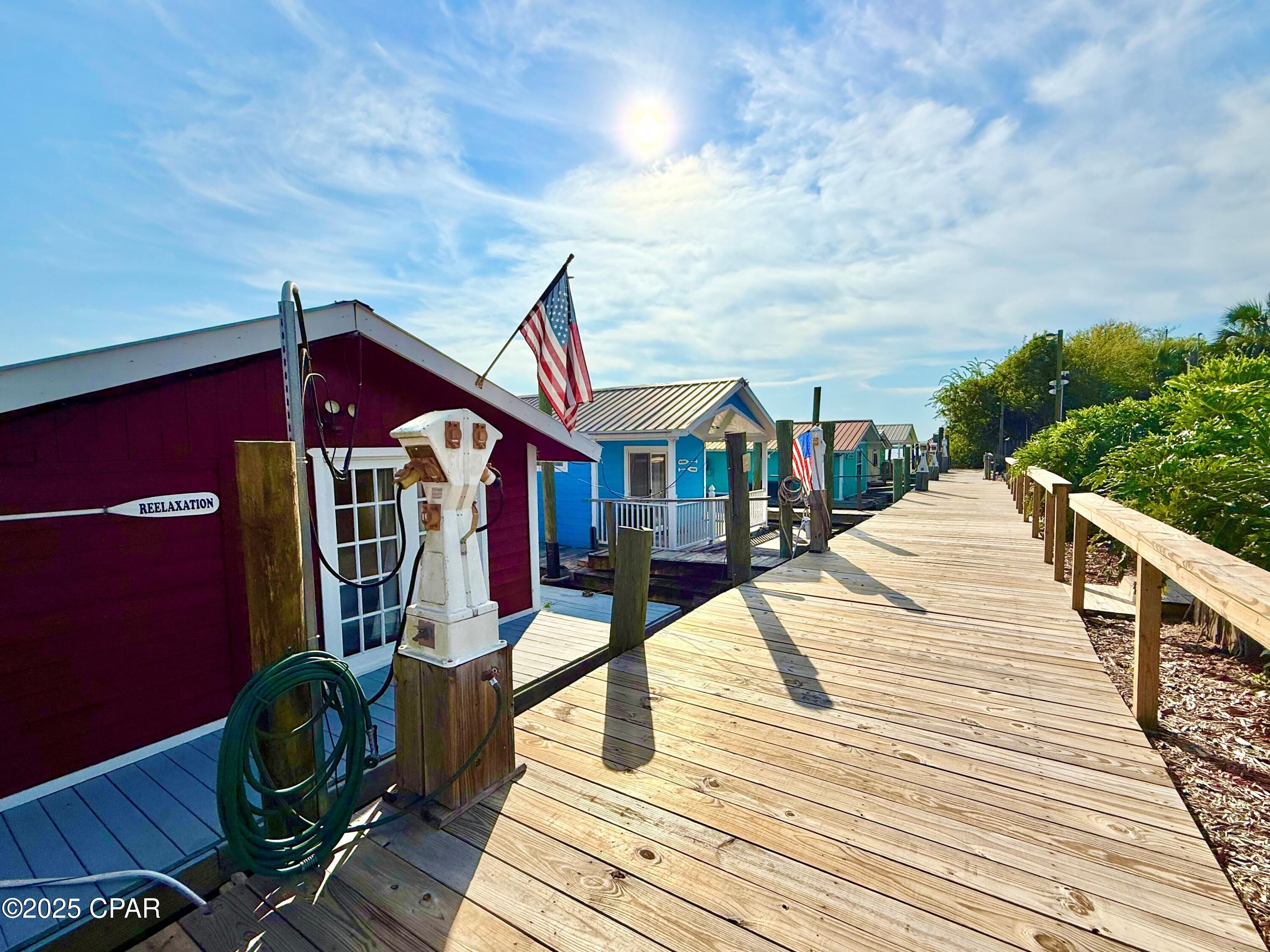 Listing photo id 7 for 309 Water Street