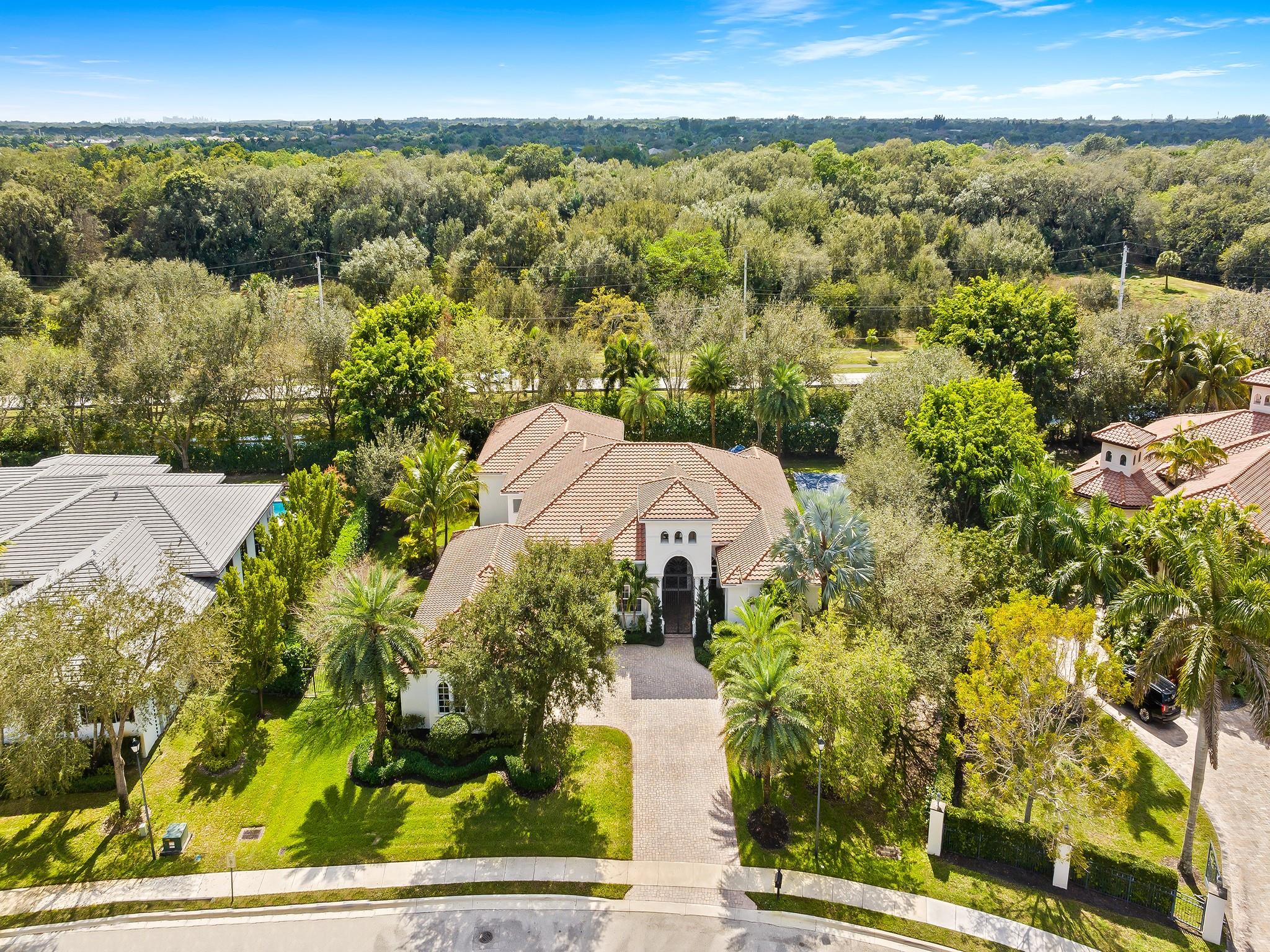 Homes for sale in Davie, FL | 12922 Grand Oaks Dr, Davie, FL 33330 | MLS# F10524117