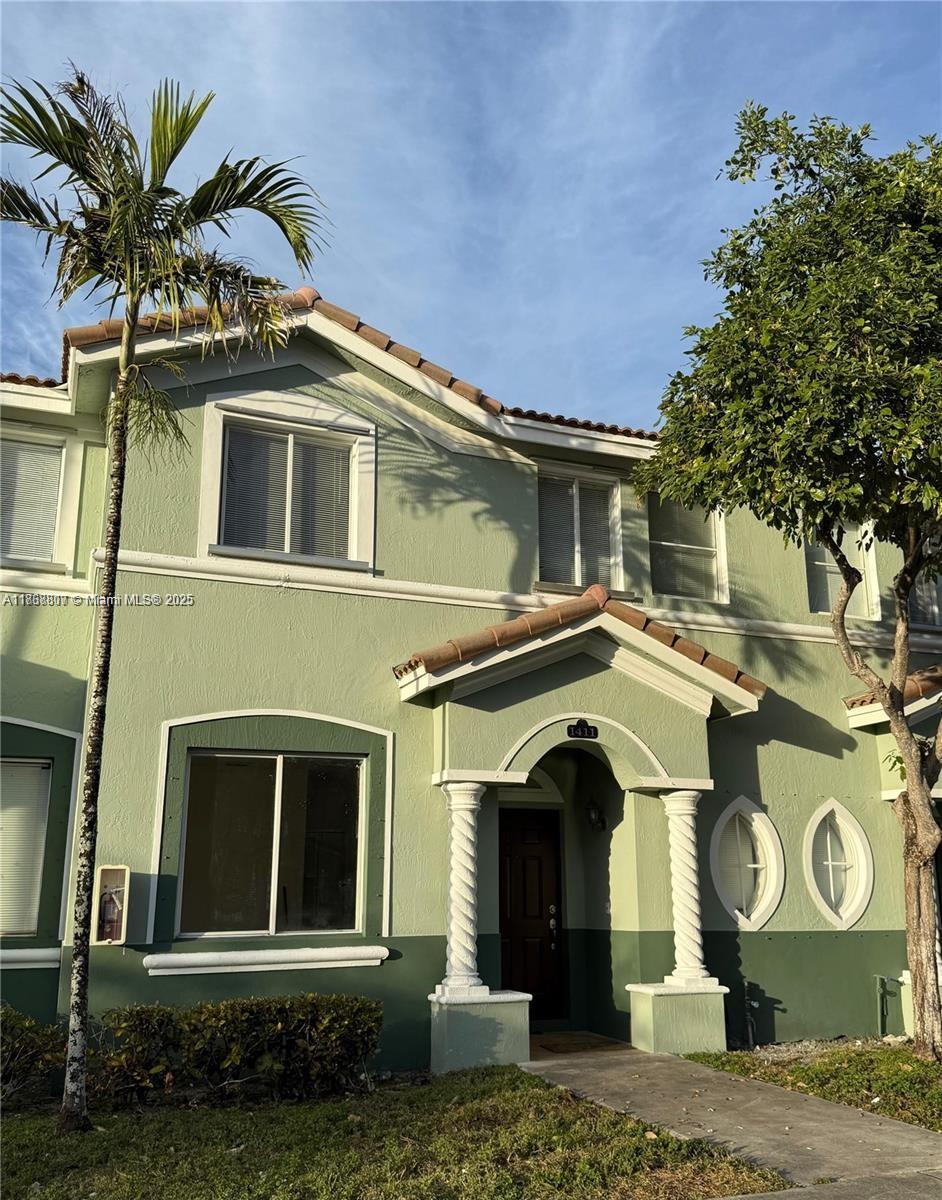 Shoma Townhomes At Keysco