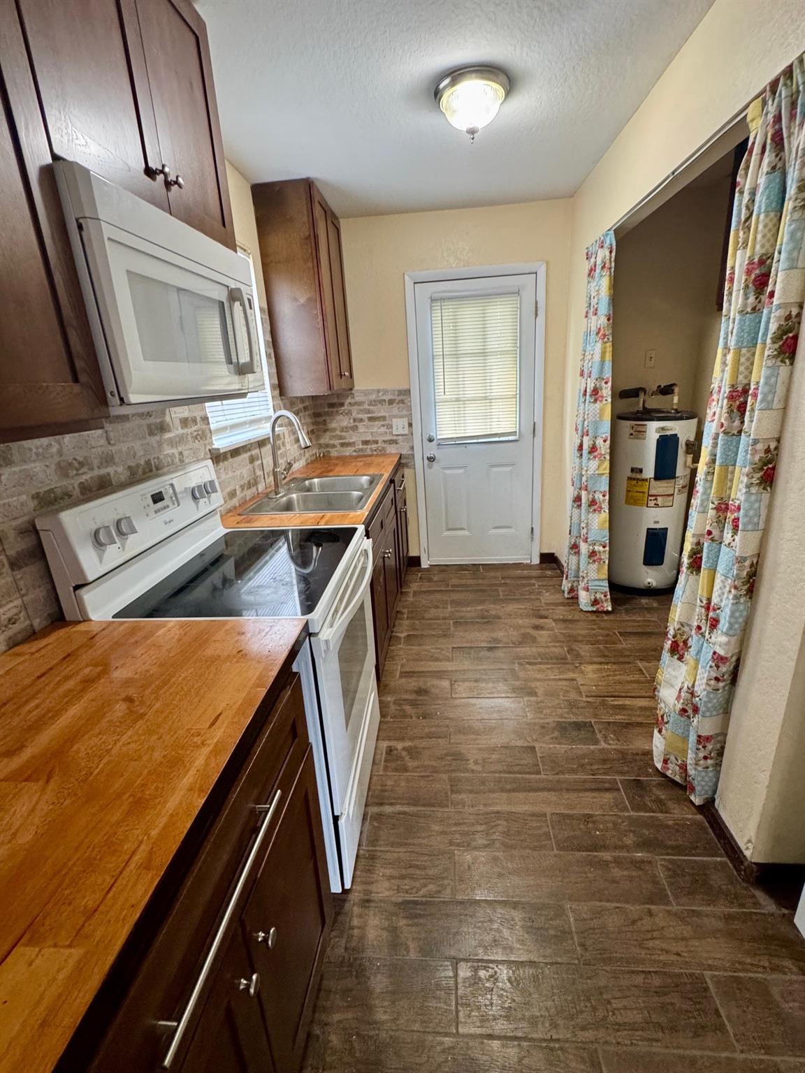 Homes for sale in Fort Meade, FL | 714 Seminole Ave, Fort Meade, FL 33841 | MLS# F10523335