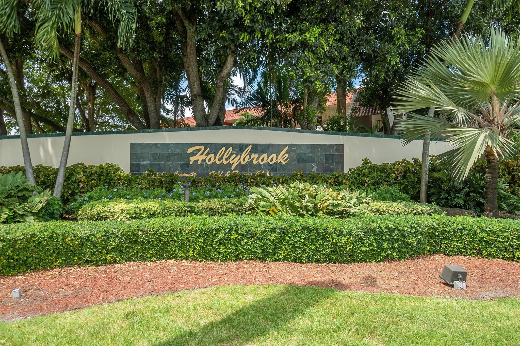 Homes for sale in Pembroke Pines, FL | 9720 S Hollybrook Lake Dr #205, Pembroke Pines, FL 33025 | MLS# F10524196