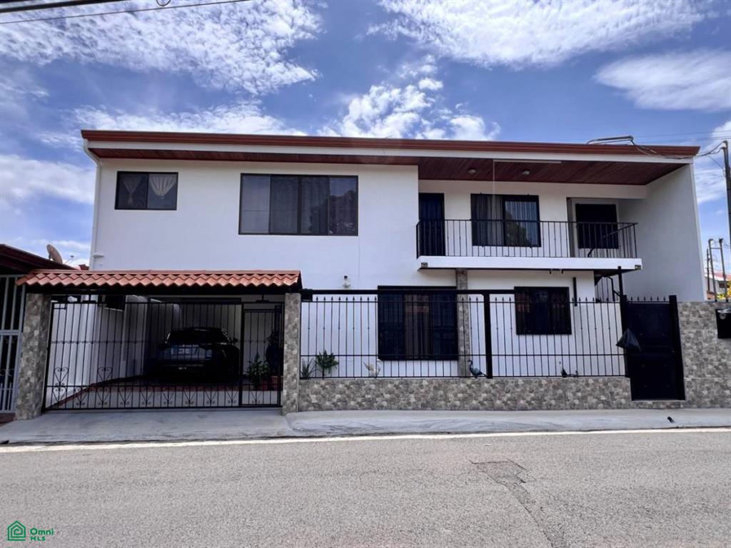4 bed Single Family Homes For Sale in Atenas, Alajuela - 1