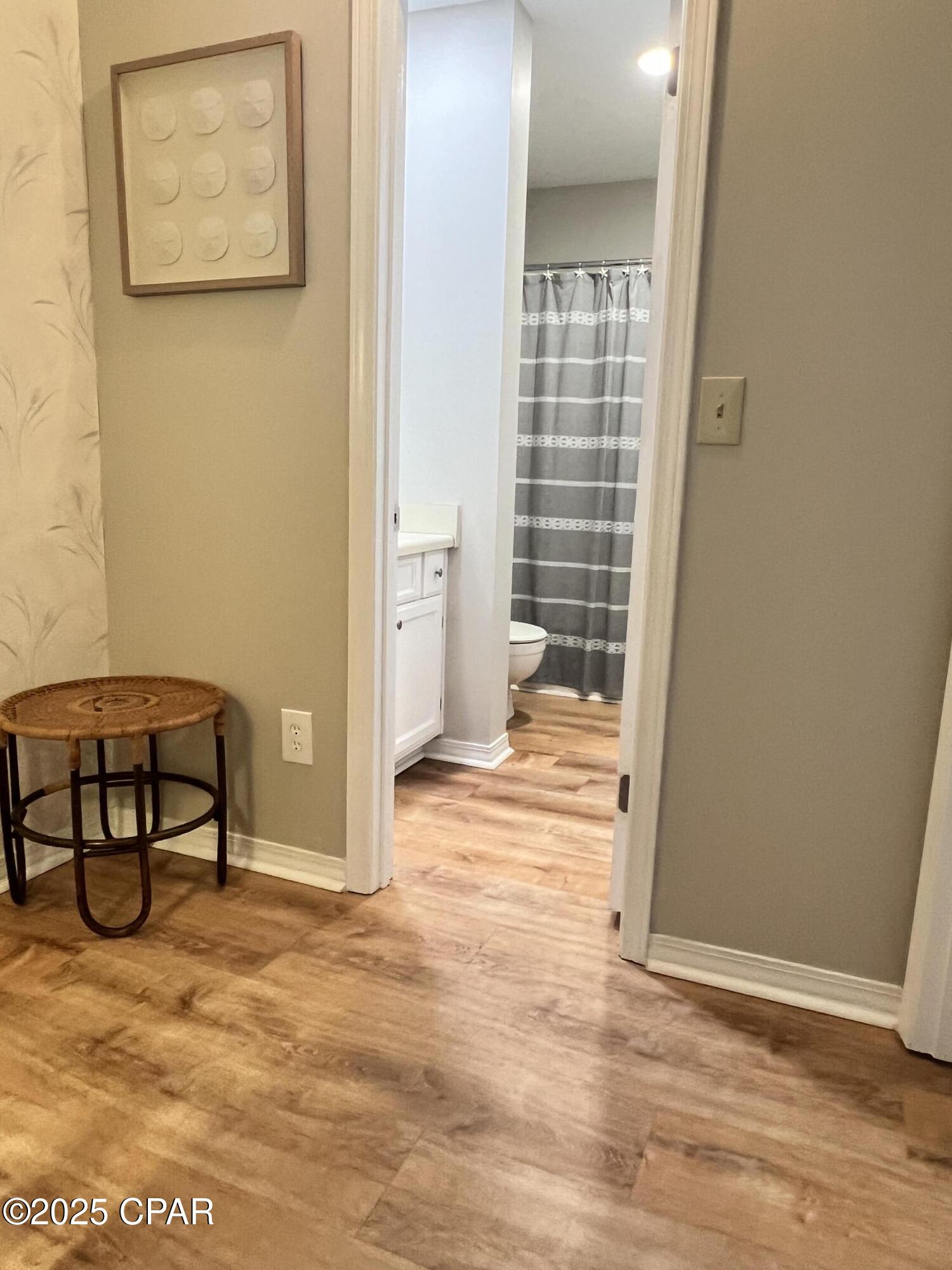 Image 33 For 177 Robin Lane