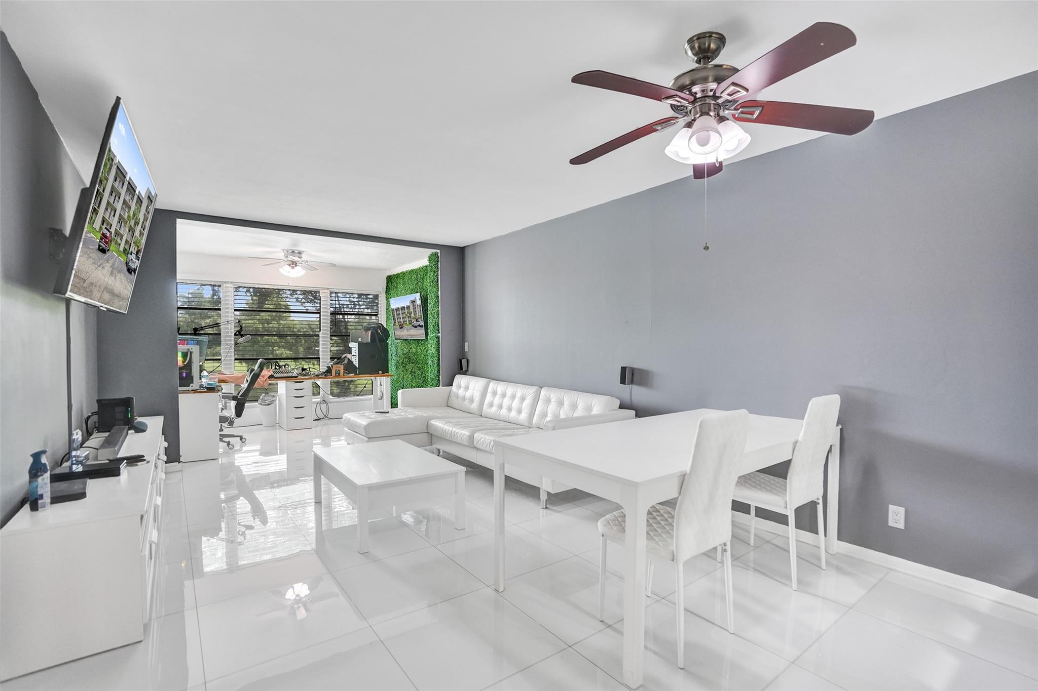 Homes for sale in Davie, FL | 9235 Lagoon Pl #207, Davie, FL 33324 | MLS# F10524273