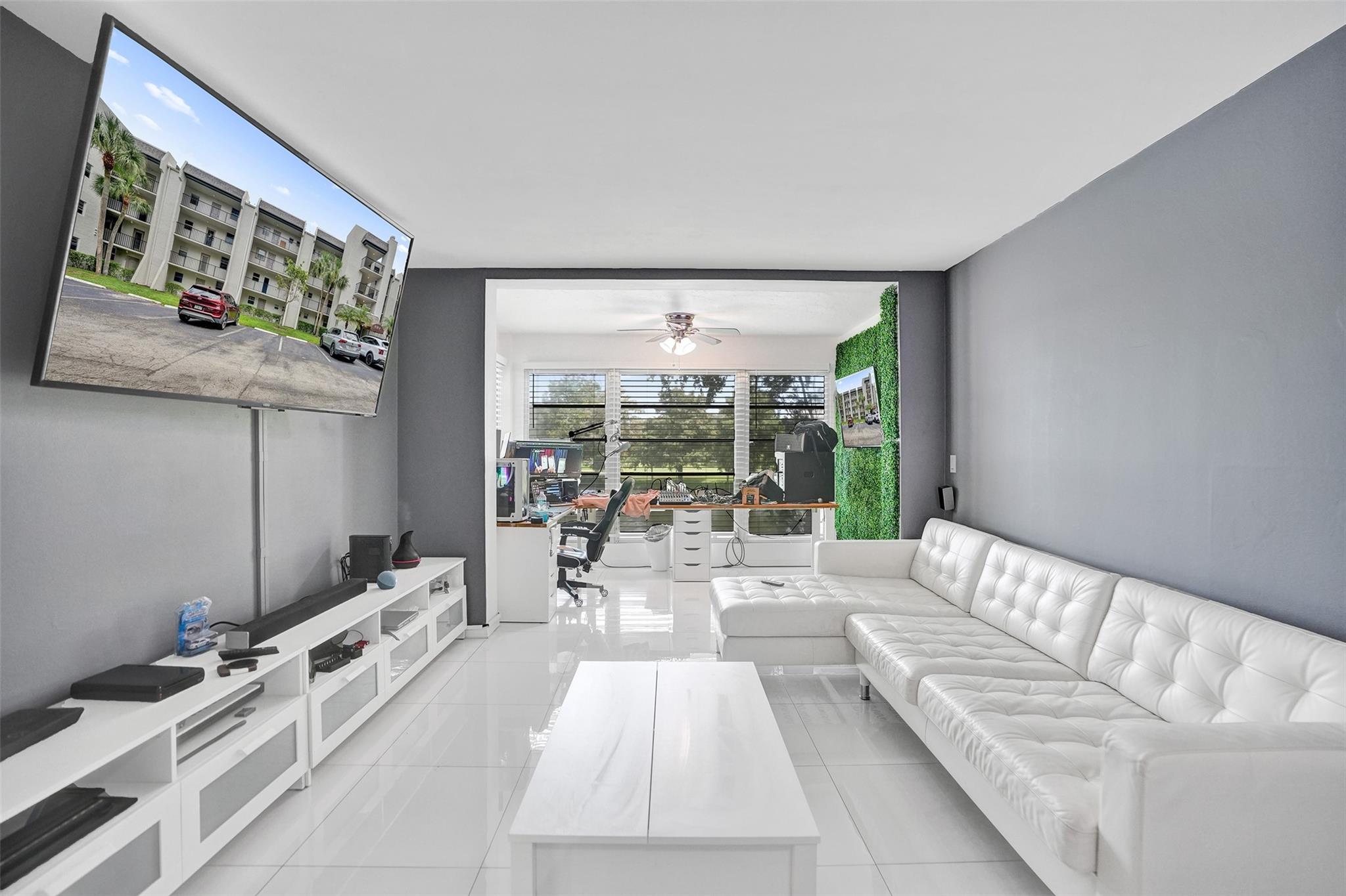 Homes for sale in Davie, FL | 9235 Lagoon Pl #207, Davie, FL 33324 | MLS# F10524273