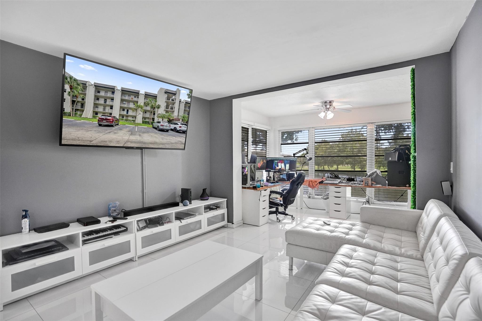 Homes for sale in Davie, FL | 9235 Lagoon Pl #207, Davie, FL 33324 | MLS# F10524273