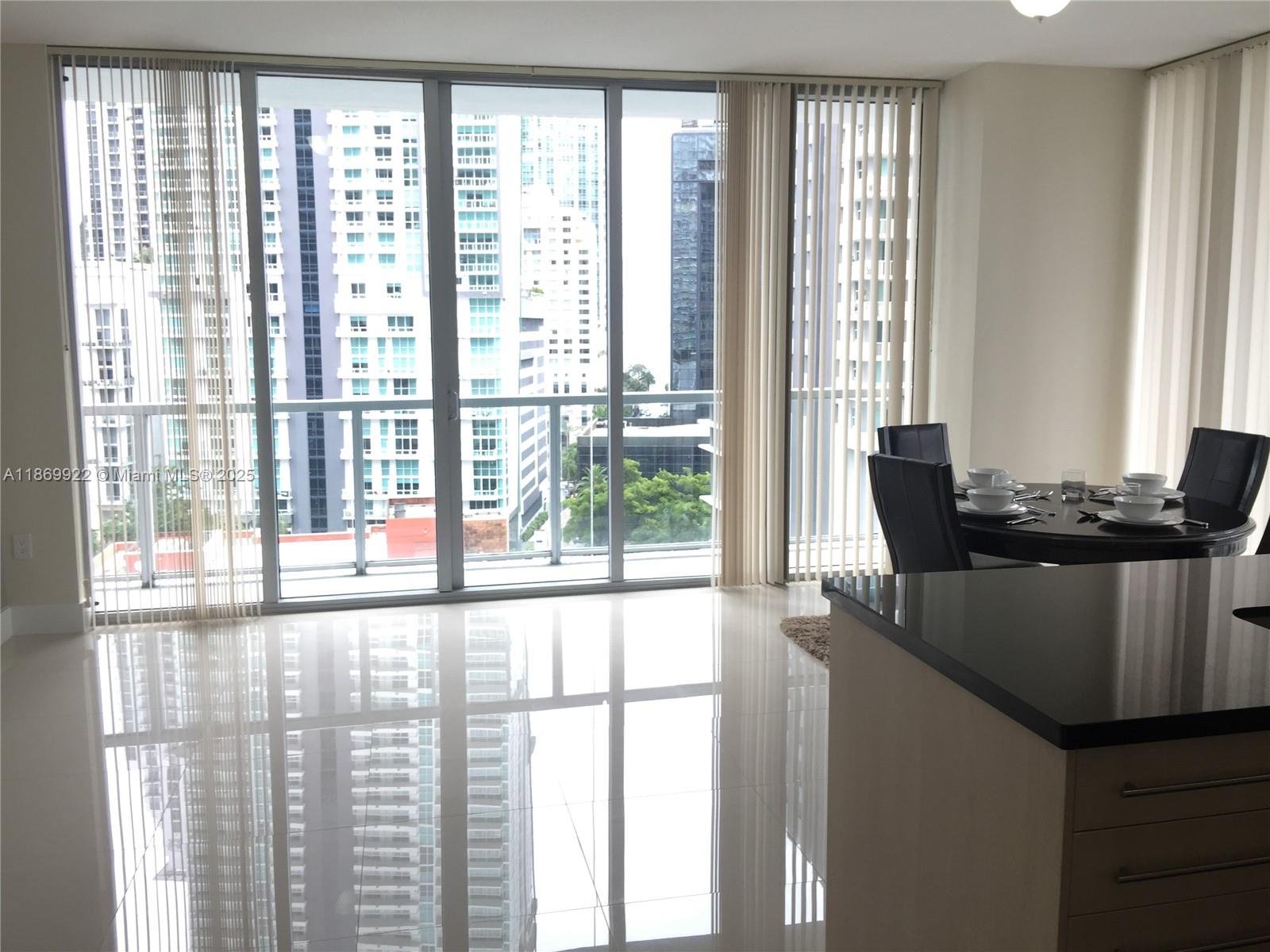 The Axis On Brickell Cond