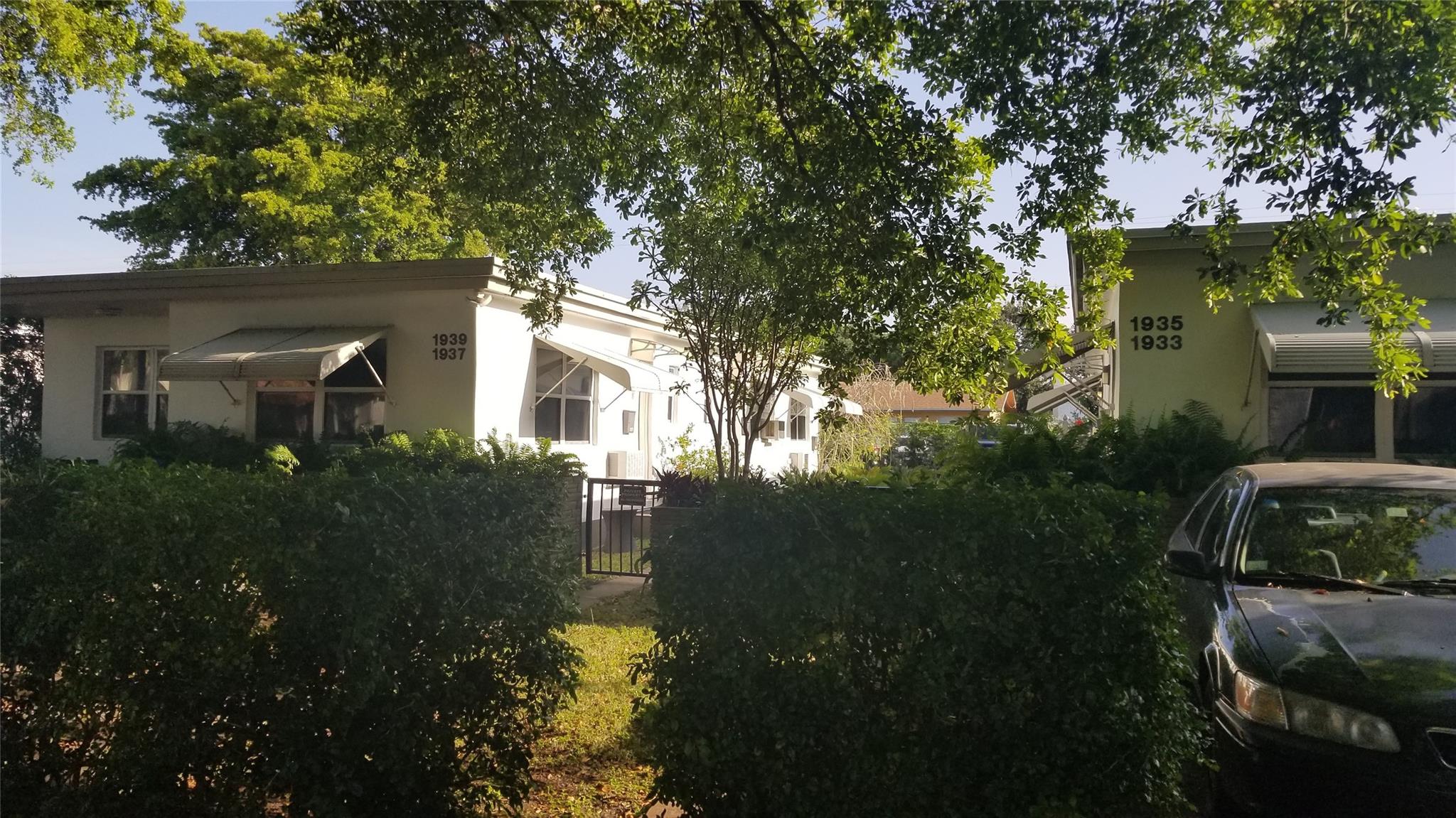 Homes for sale in Hollywood, FL | 1933 Dewey St, Hollywood, FL 33020 | MLS# F10524308