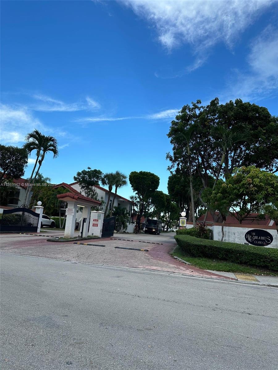 Highlands At Kendall Lks