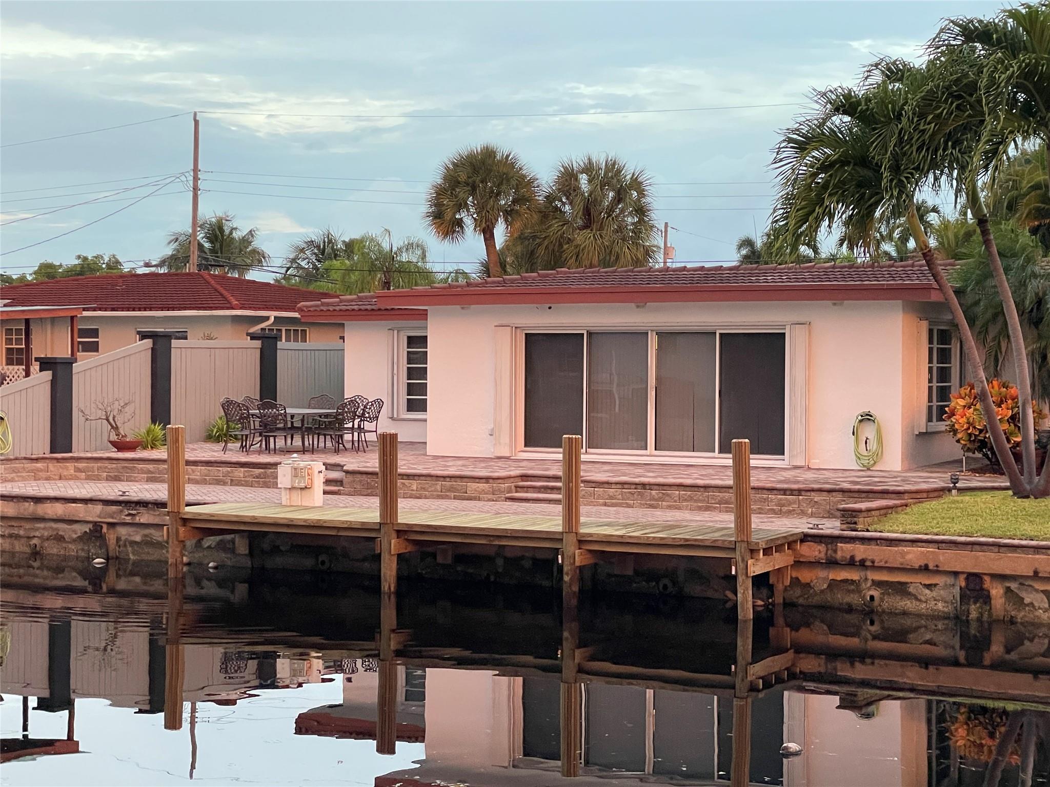 Homes for sale in Pompano Beach, FL | 200 Se 11th St, Pompano Beach, FL 33060 | MLS# F10524284